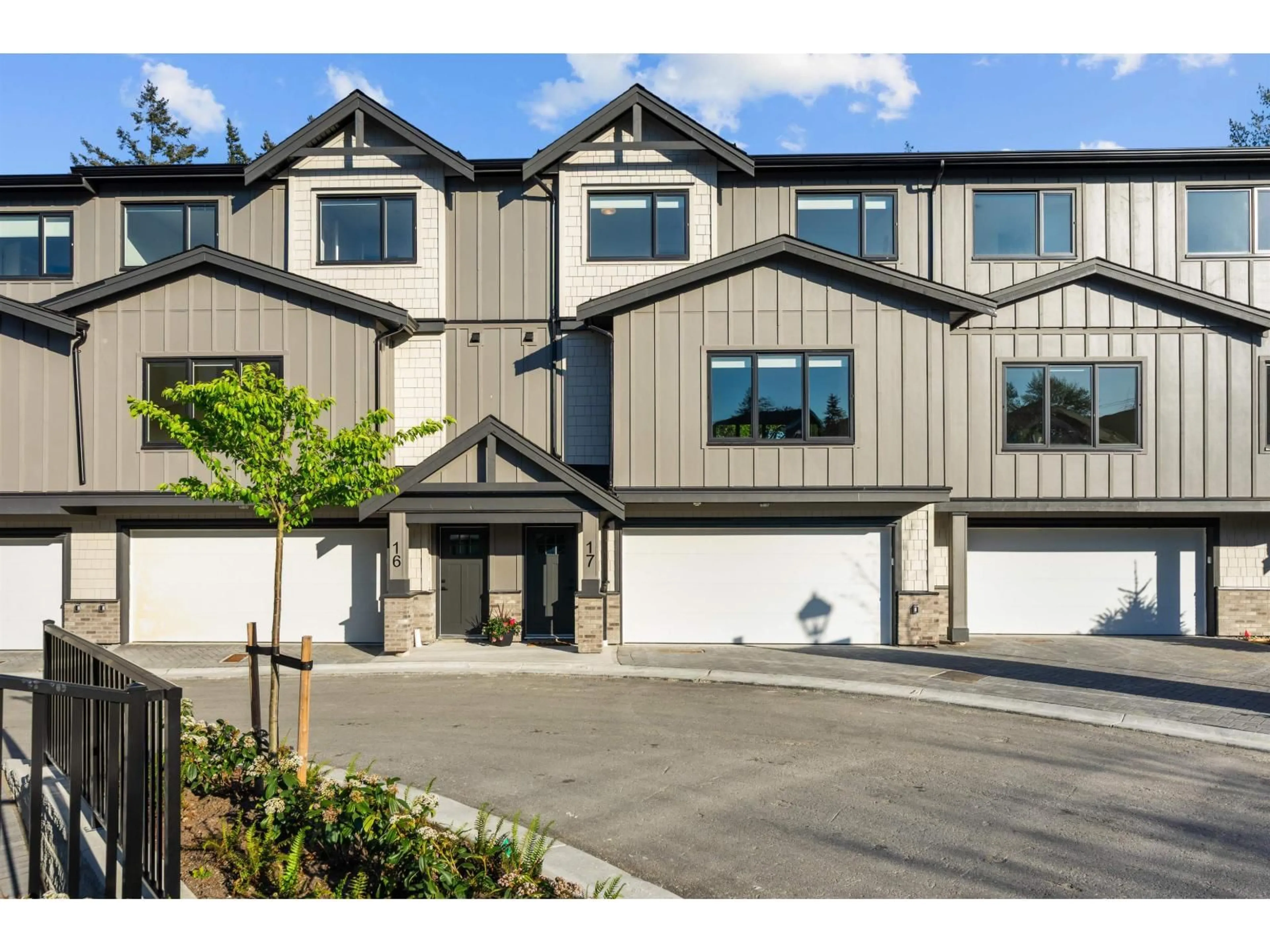 Home with vinyl exterior material, street for 11 - 6828 208A STREET, Langley British Columbia V2Y2R7