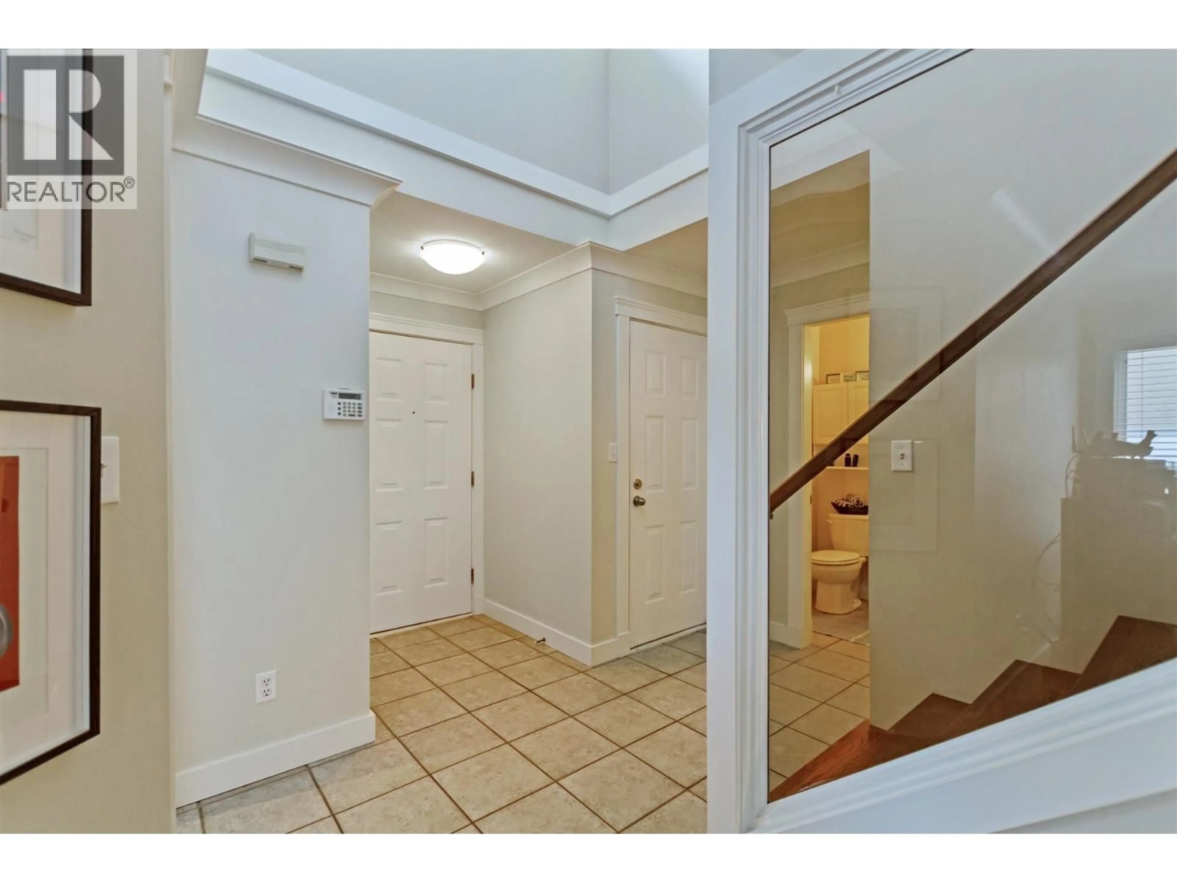 Indoor foyer for 22890 PURDEY AVENUE, Maple Ridge British Columbia V2X7M1