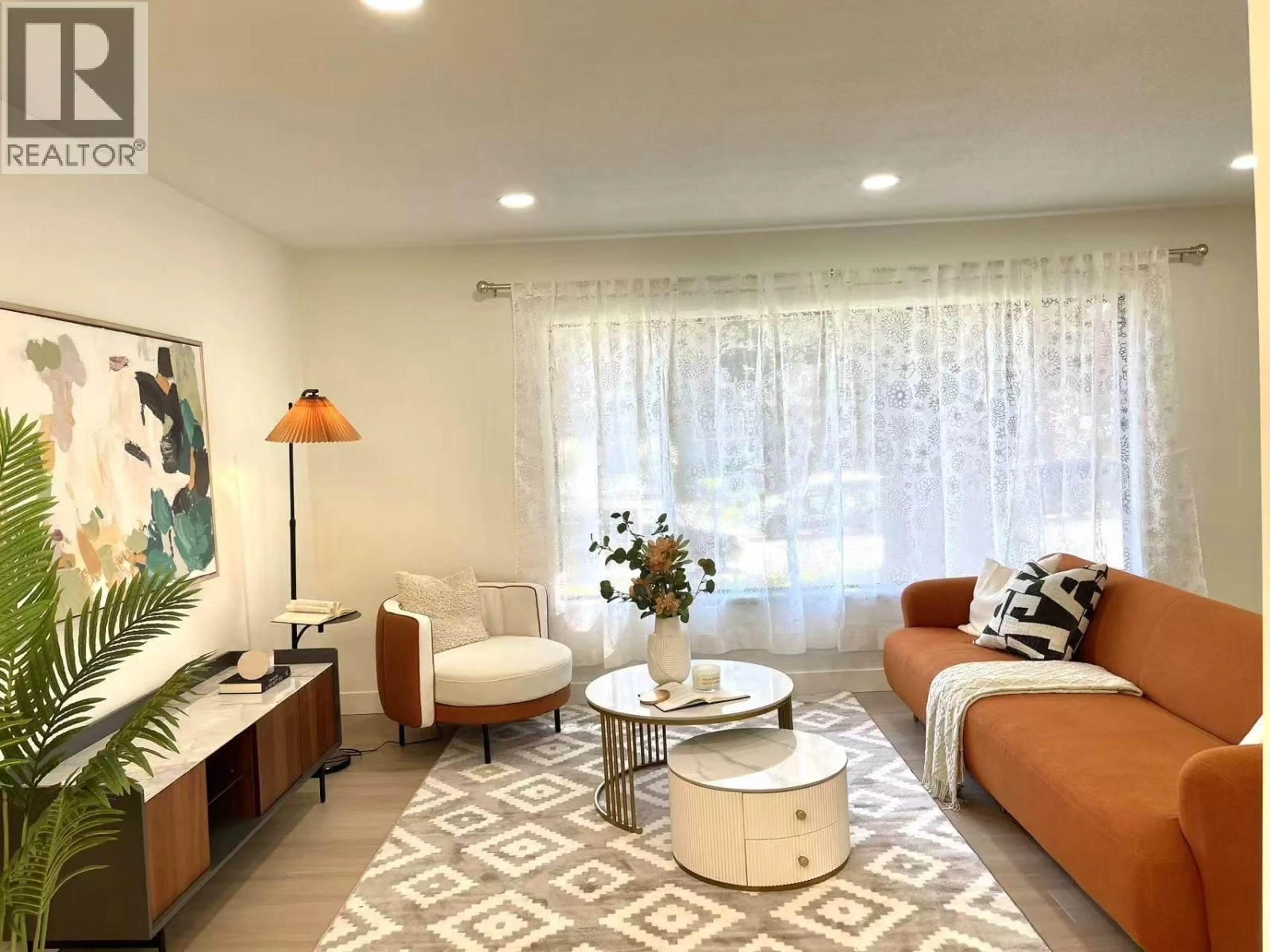 Living room with furniture, unknown for 2155 RINDALL AVENUE, Port Coquitlam British Columbia V3C1T9