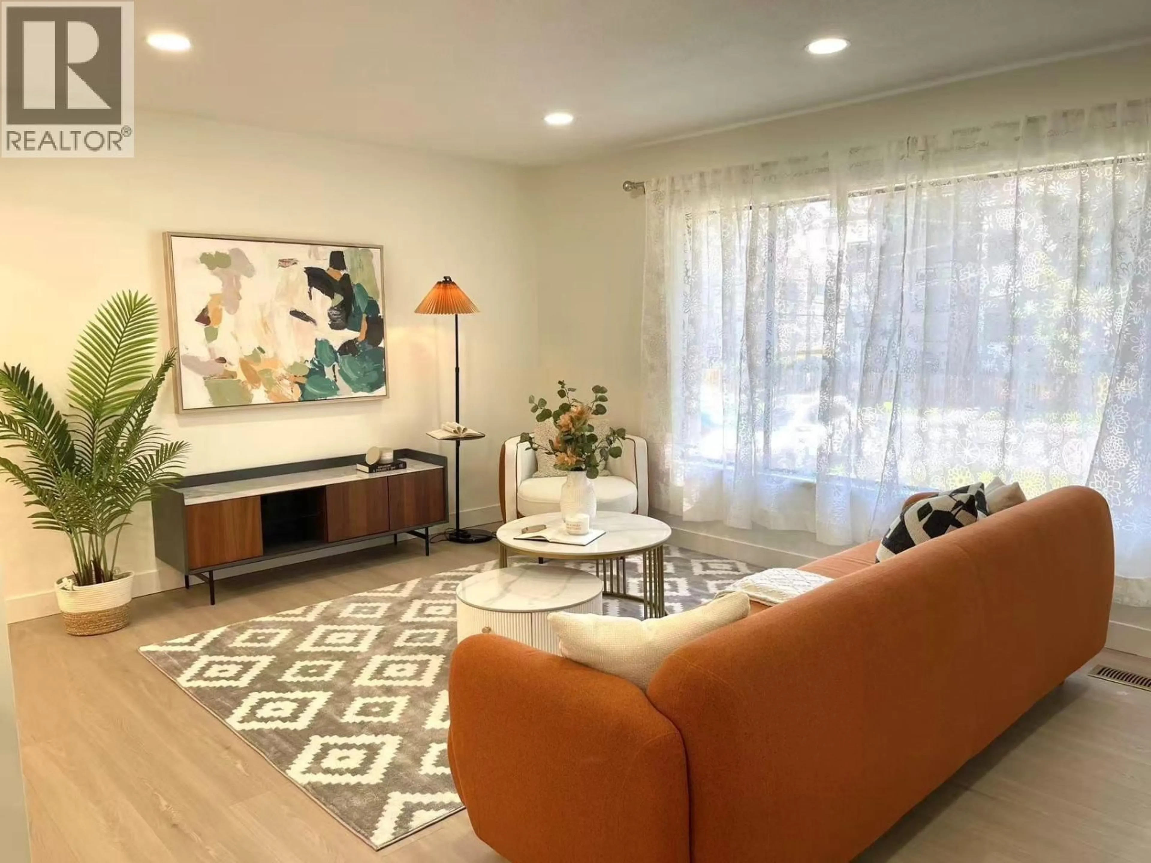 Living room with furniture, unknown for 2155 RINDALL AVENUE, Port Coquitlam British Columbia V3C1T9