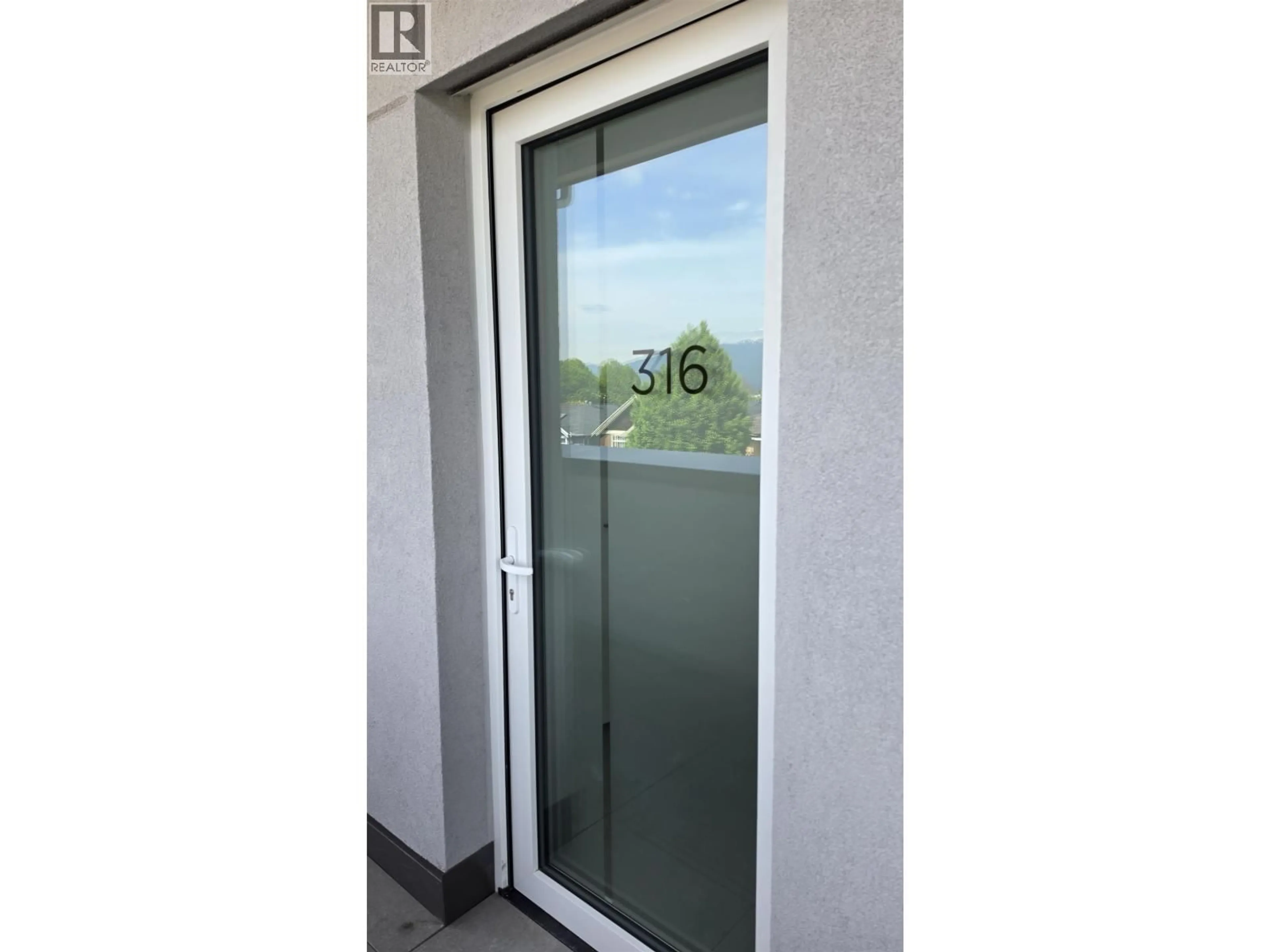 Unknown for 316 - 2250 1 AVENUE, Vancouver British Columbia V5N1B6