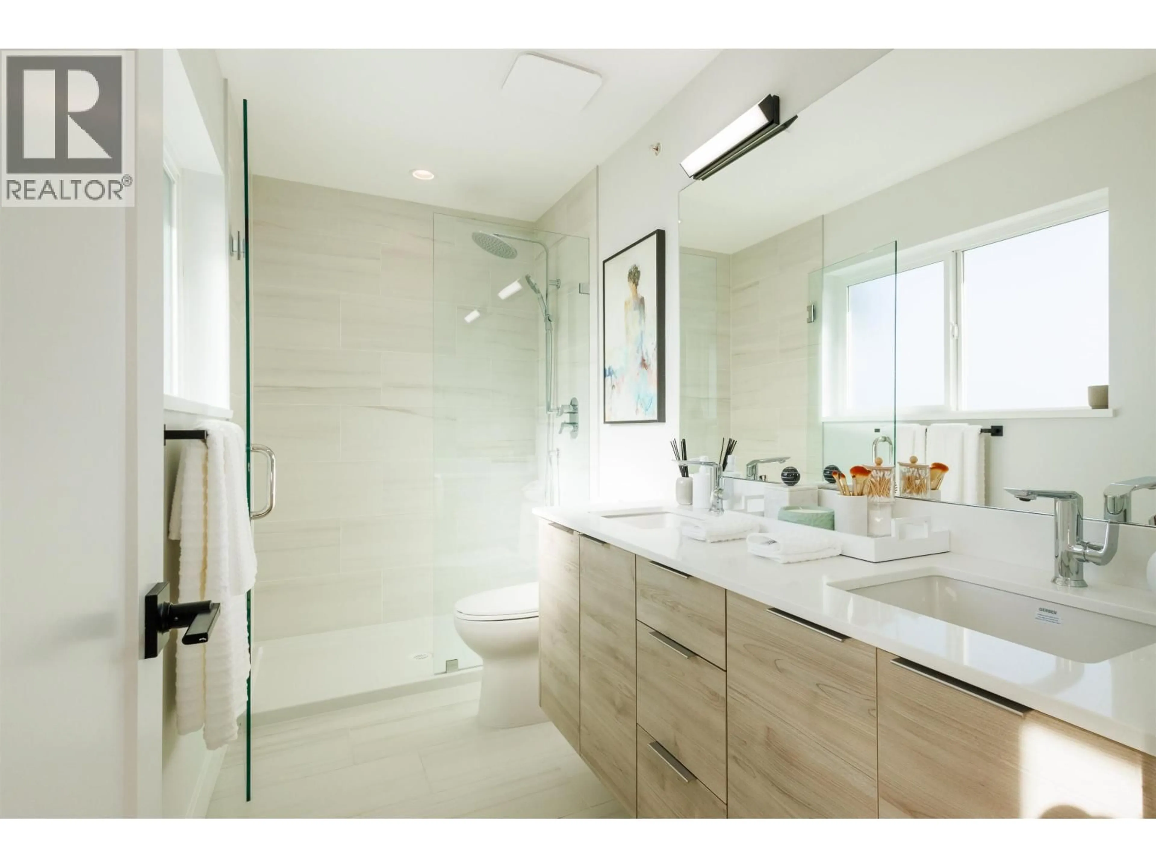 Contemporary bathroom, ceramic/tile floor for 22 - 10640 248 STREET, Maple Ridge British Columbia V2W0K9