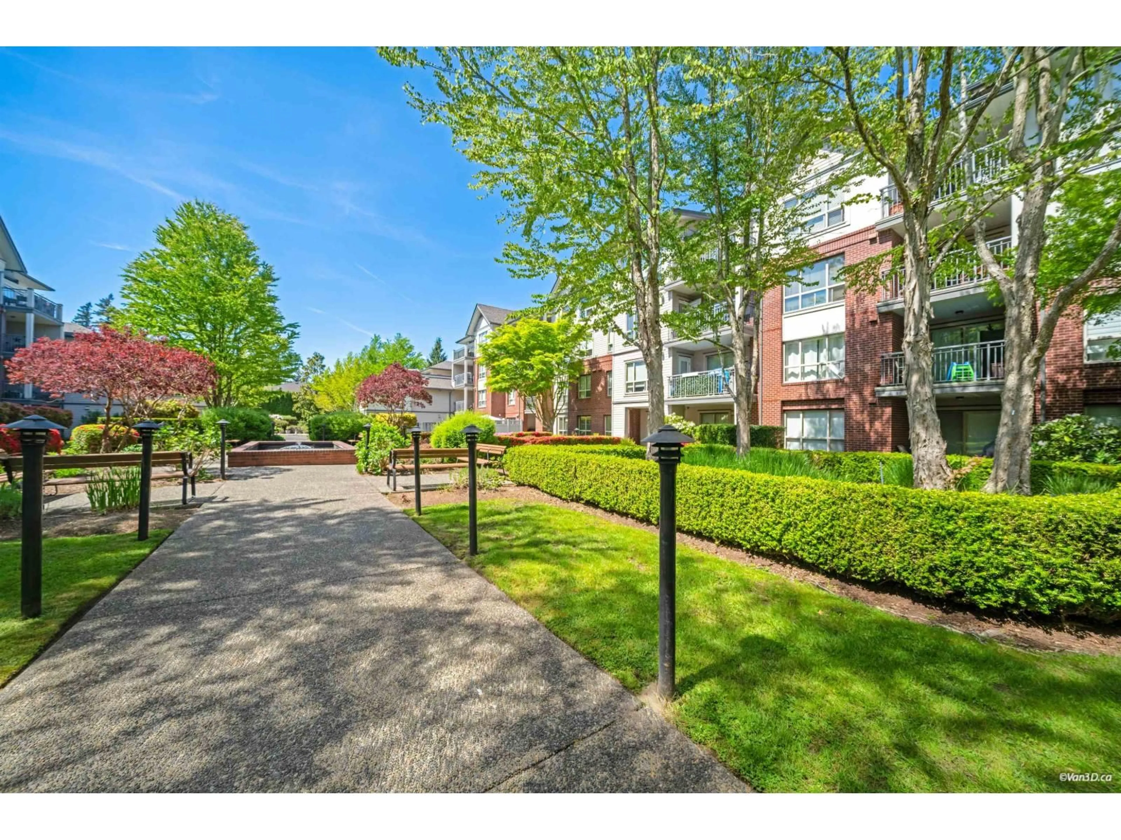 Unknown for 305 - 2167 152 STREET, Surrey British Columbia V4A4P1