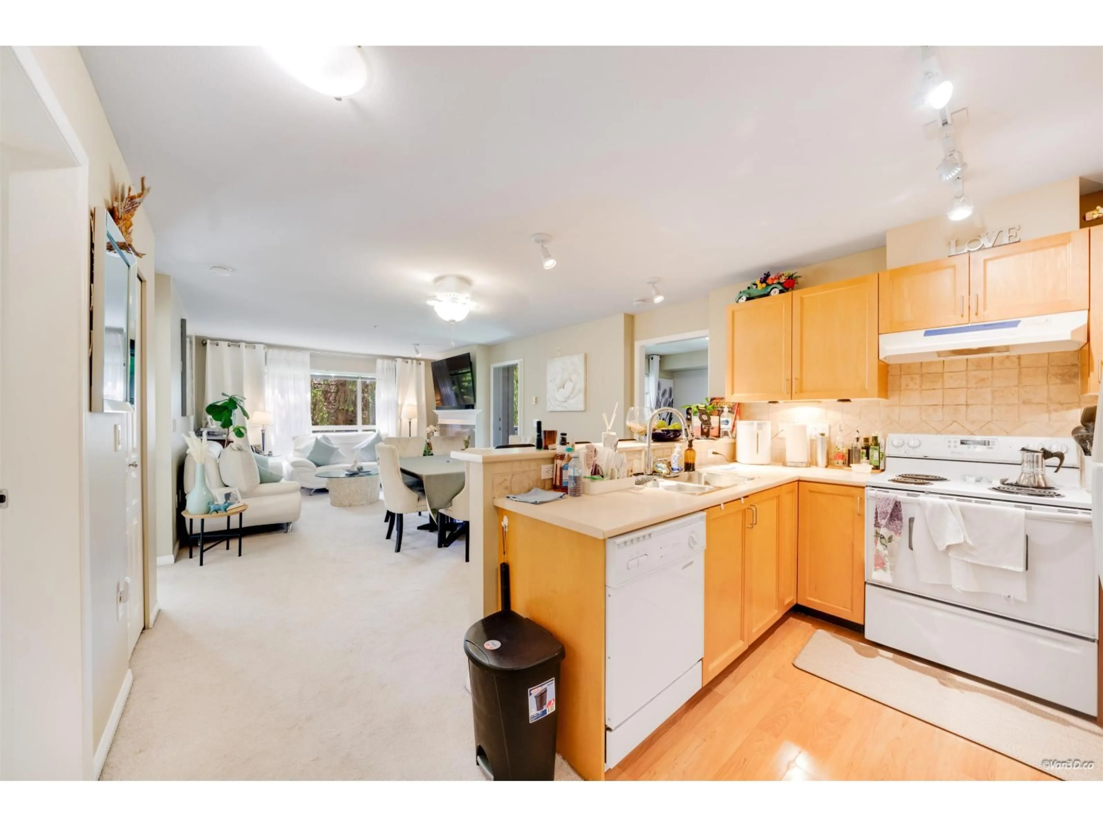 Open concept kitchen, unknown for 305 - 2167 152 STREET, Surrey British Columbia V4A4P1