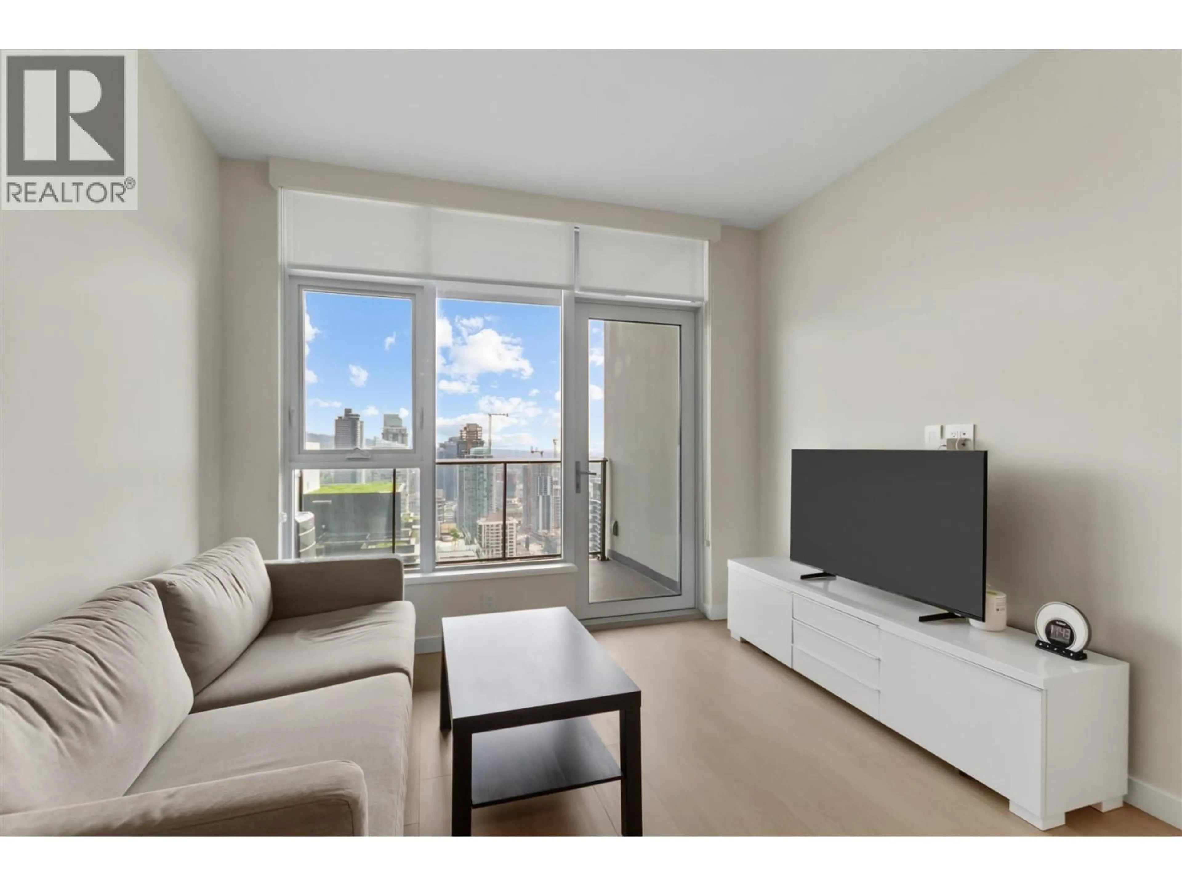 Living room with furniture, unknown for 4903 - 2108 GILMORE AVENUE, Burnaby British Columbia V5C0N8