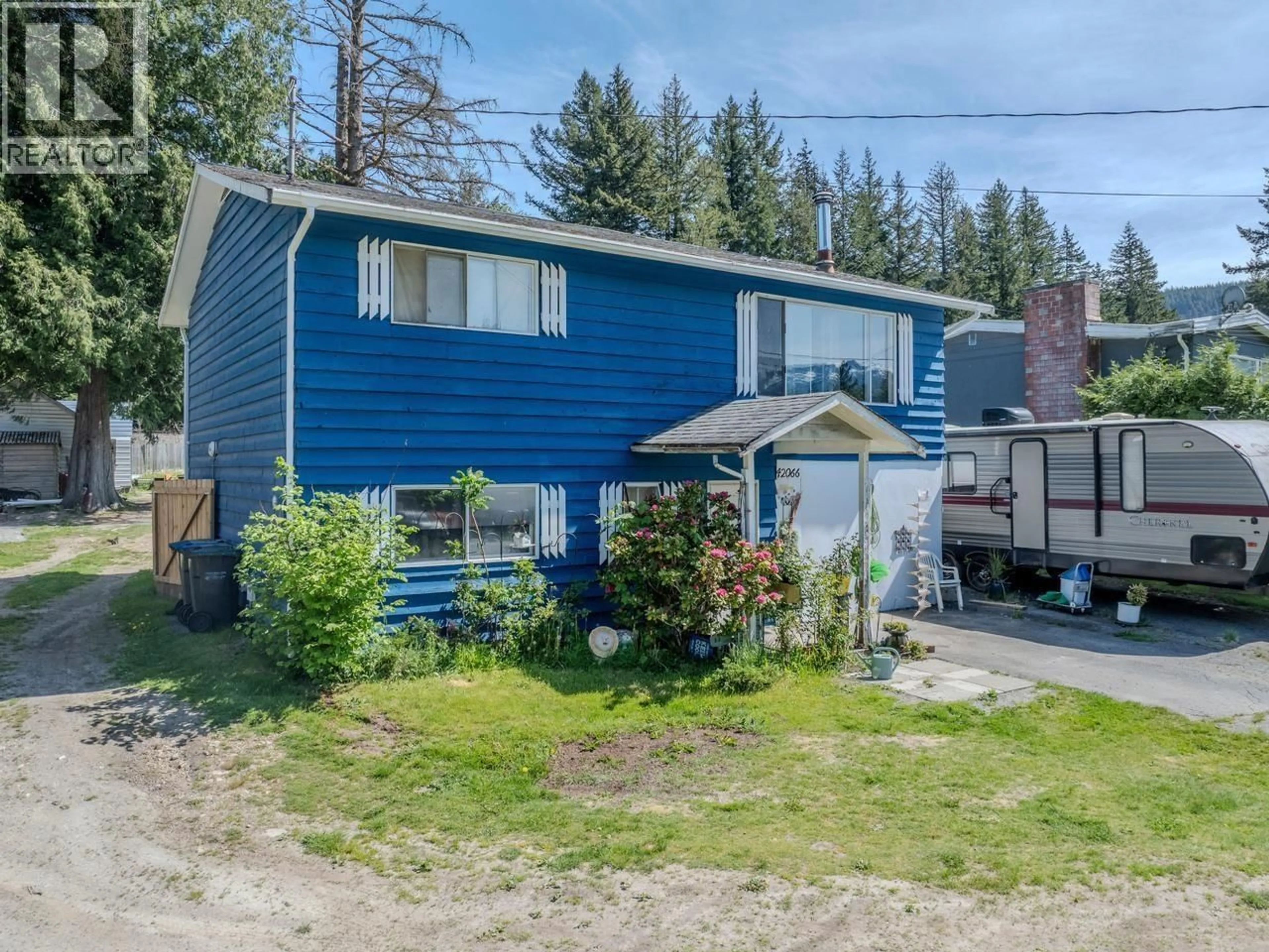 A pic from outside/outdoor area/front of a property/back of a property/a pic from drone, street for 42066 BIRKEN ROAD, Squamish British Columbia V0N1H0