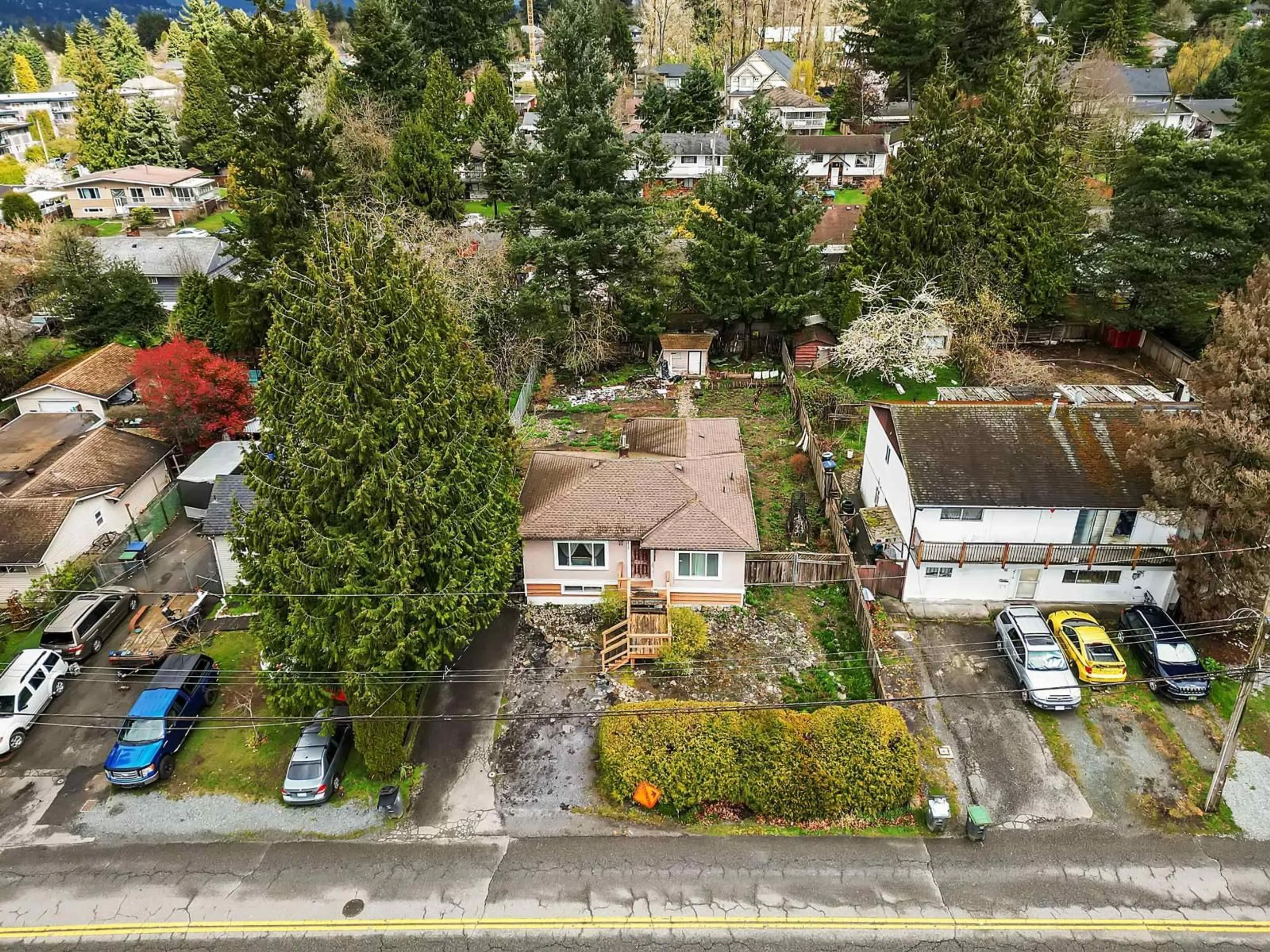 A pic from outside/outdoor area/front of a property/back of a property/a pic from drone, street for 13627 HILTON ROAD, Surrey British Columbia V3R5J5