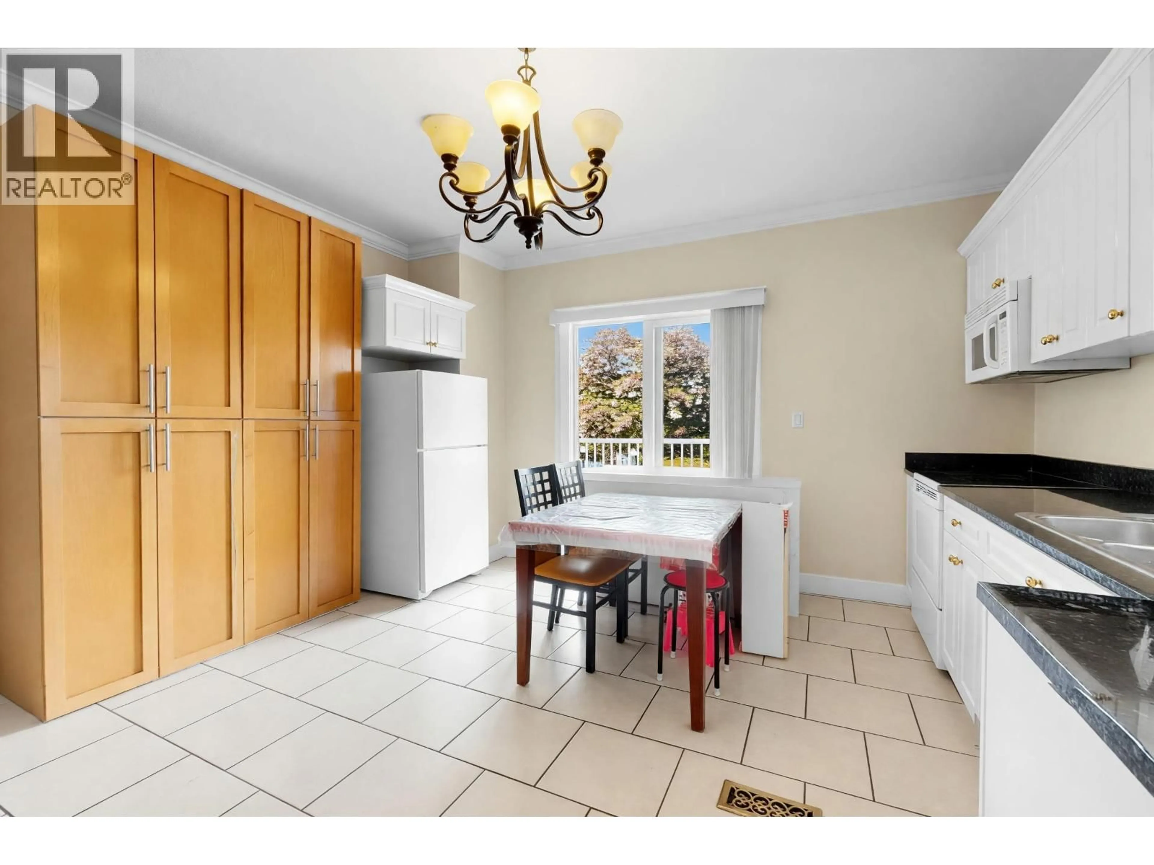 Standard kitchen, ceramic/tile floor for 7320 IMPERIAL STREET, Burnaby British Columbia V5E1N7