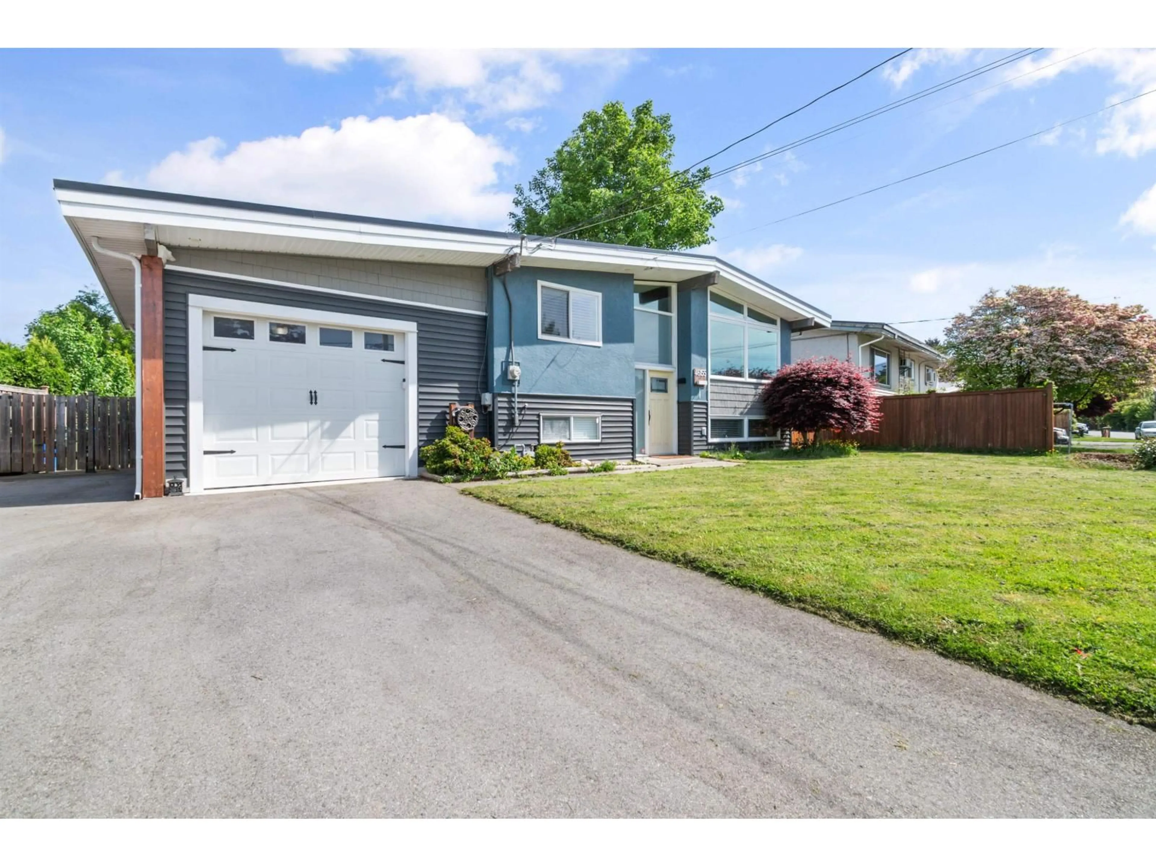 Home with vinyl exterior material, street for 46155 LARCH AVENUE, Chilliwack British Columbia V2P1E7
