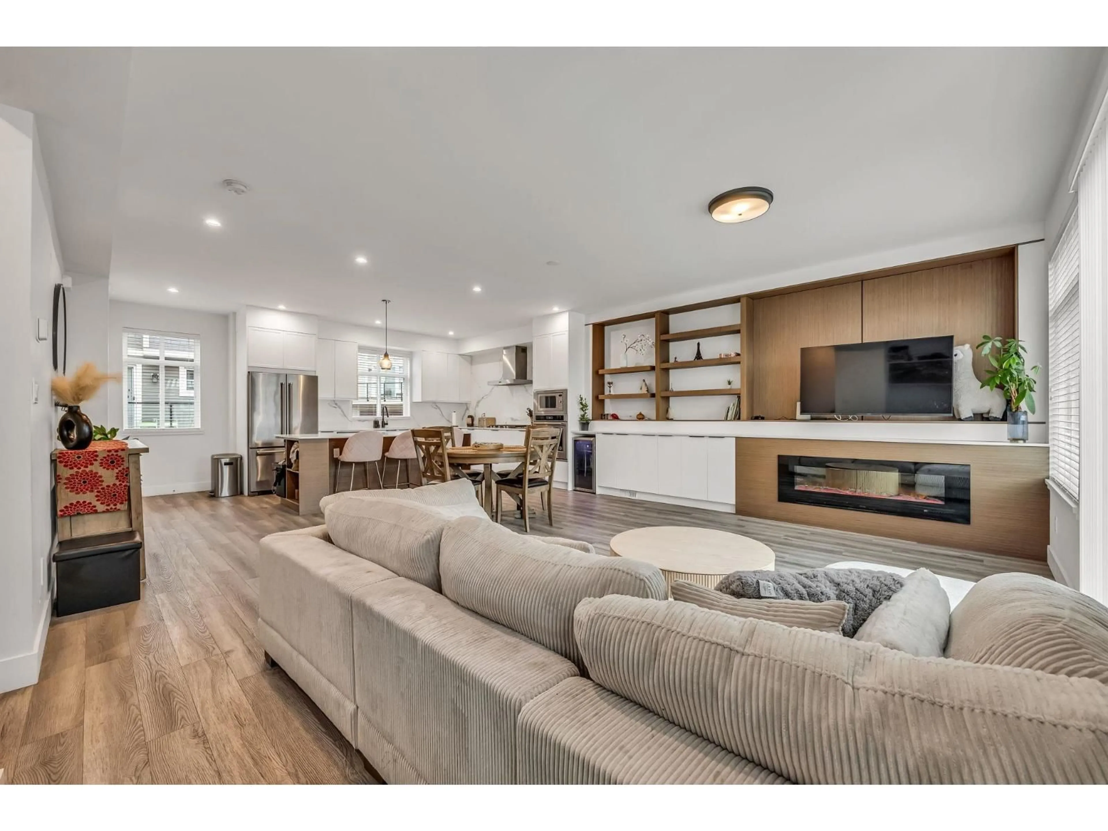 Living room with furniture, unknown for 34 - 10488 124 STREET, Surrey British Columbia V3V0E9