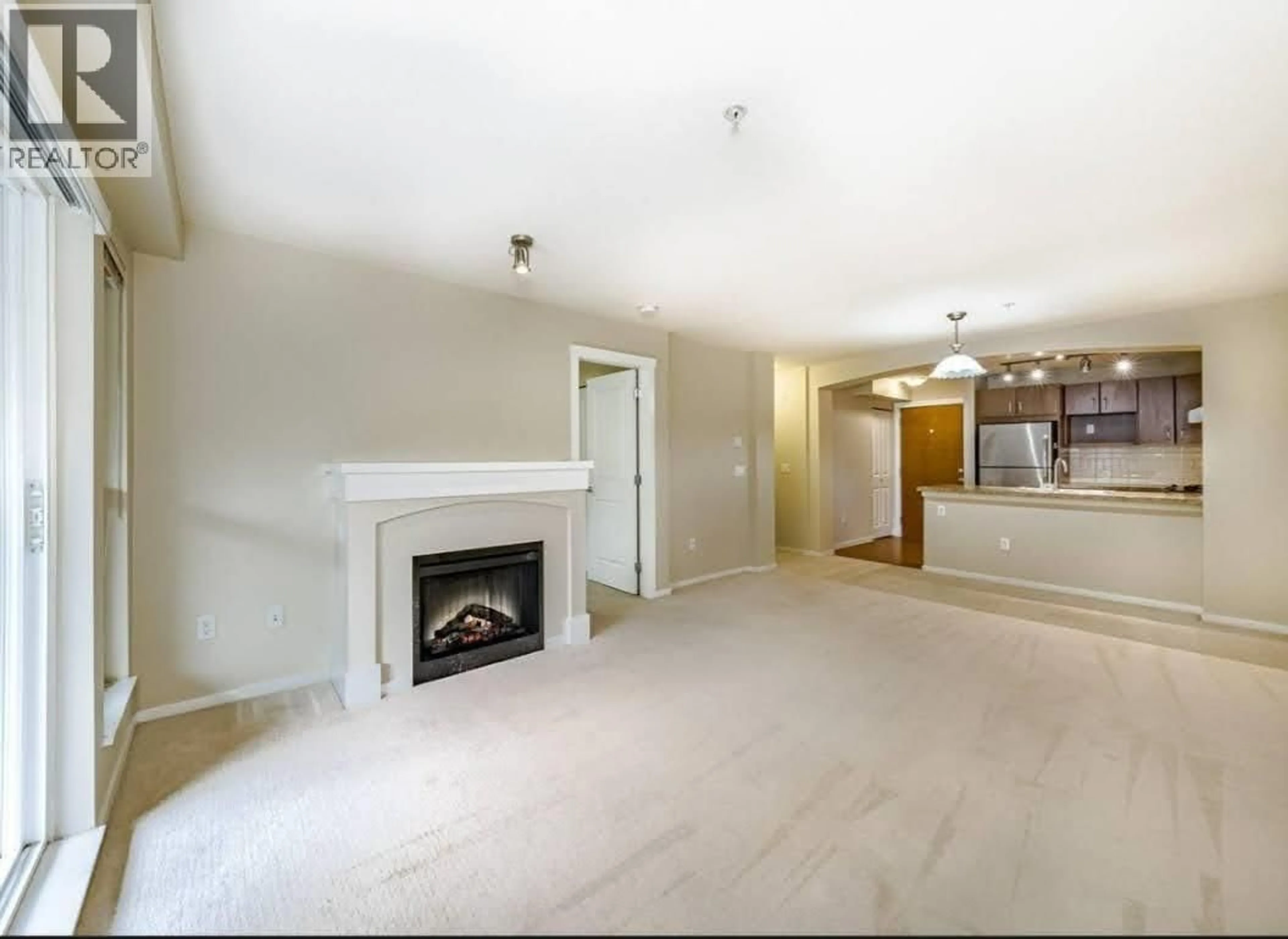 A pic of a room for 201 - 3082 DAYANEE SPRINGS BOULEVARD, Coquitlam British Columbia V3E0A3