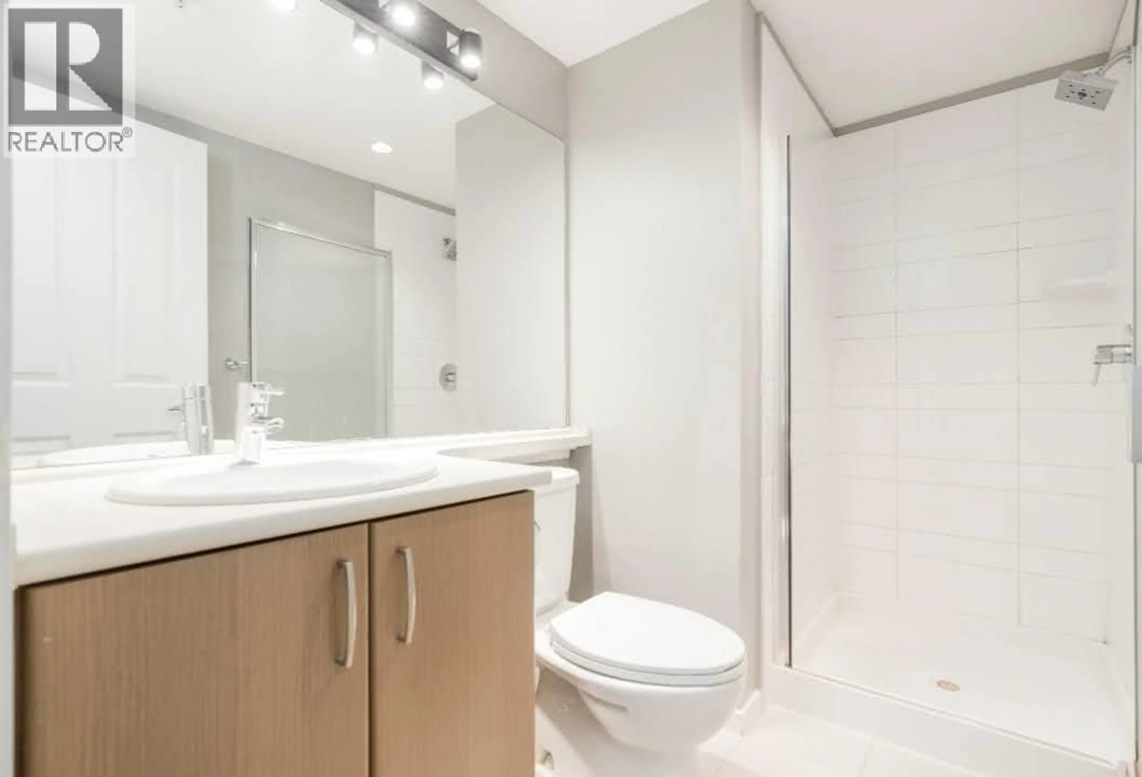 Standard bathroom, floor is not visible for 201 - 3082 DAYANEE SPRINGS BOULEVARD, Coquitlam British Columbia V3E0A3