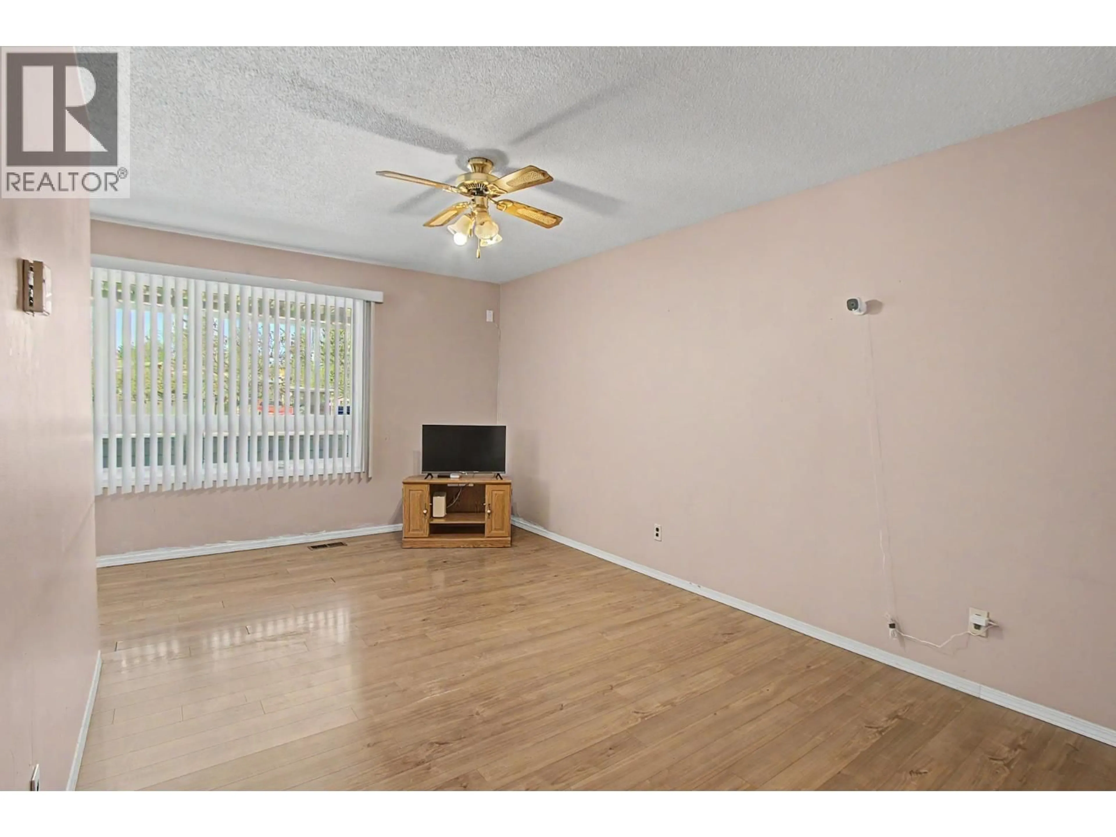 A pic of a room for 2469 15TH AVENUE, Prince George British Columbia V2M1S5