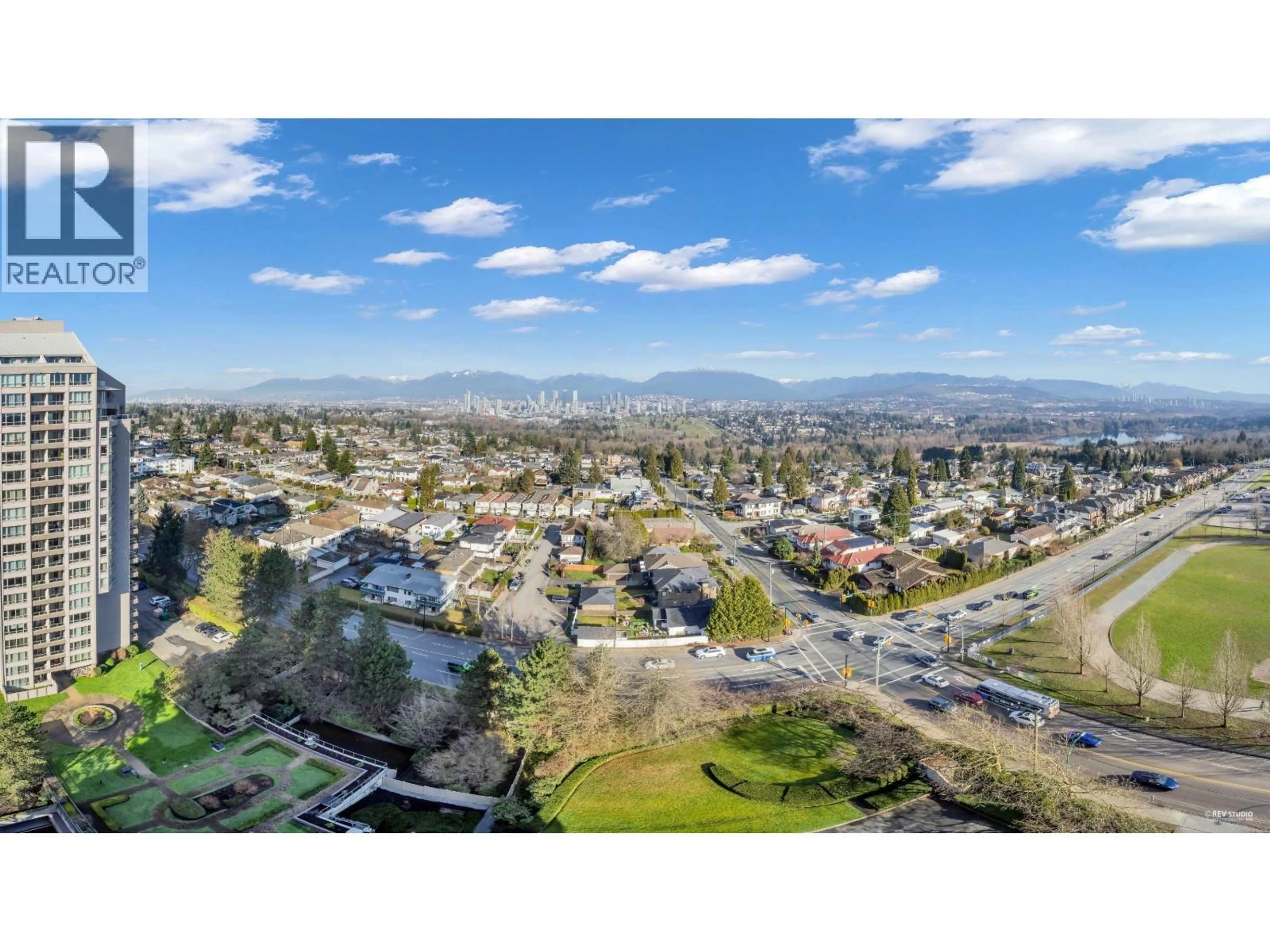 A pic from outside/outdoor area/front of a property/back of a property/a pic from drone, mountain view for 1904 - 6055 NELSON AVENUE, Burnaby British Columbia V5H4L4