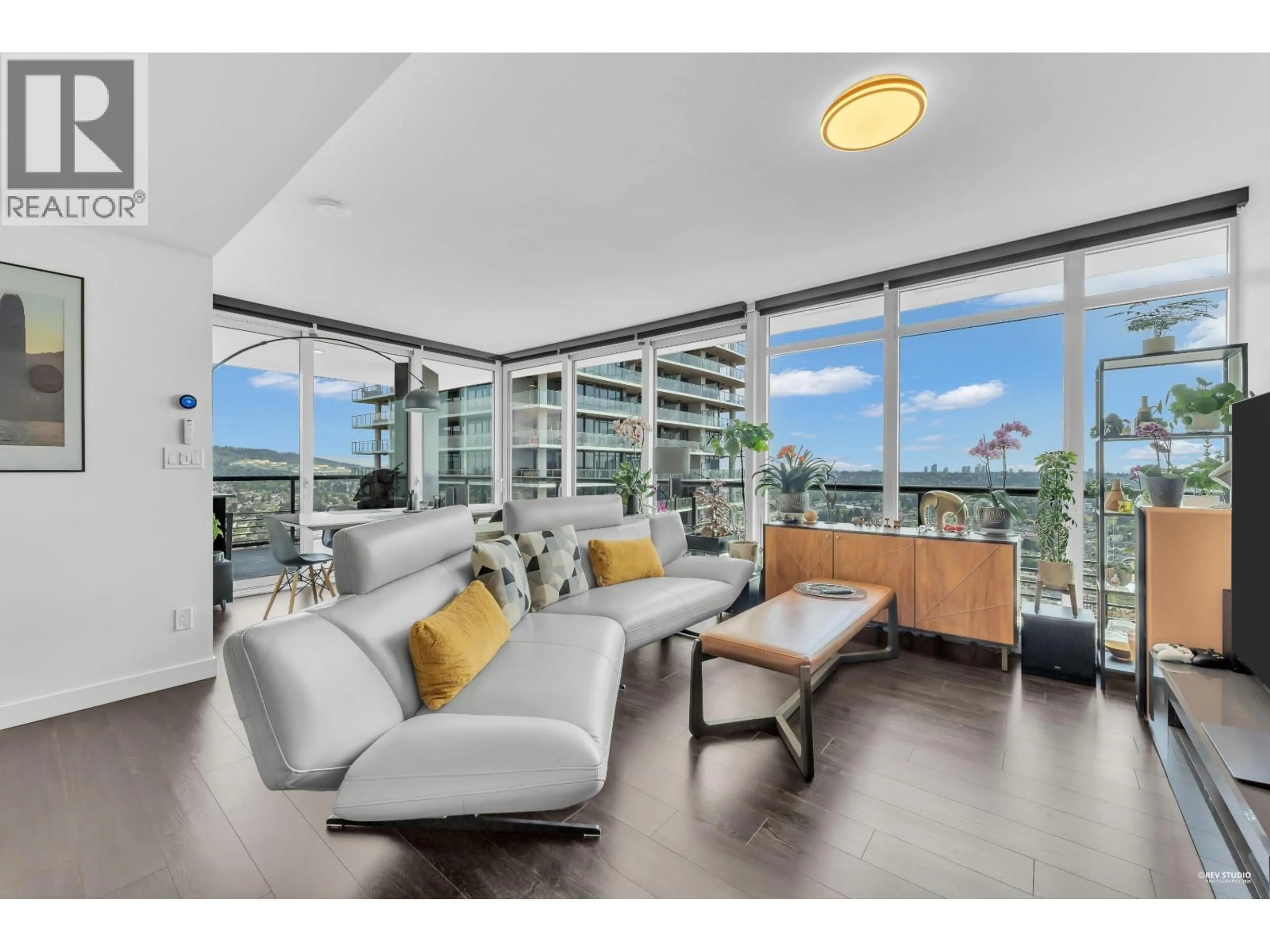 Living room with furniture, unknown for 4508 - 4730 LOUGHEED HIGHWAY, Burnaby British Columbia V5C0M9