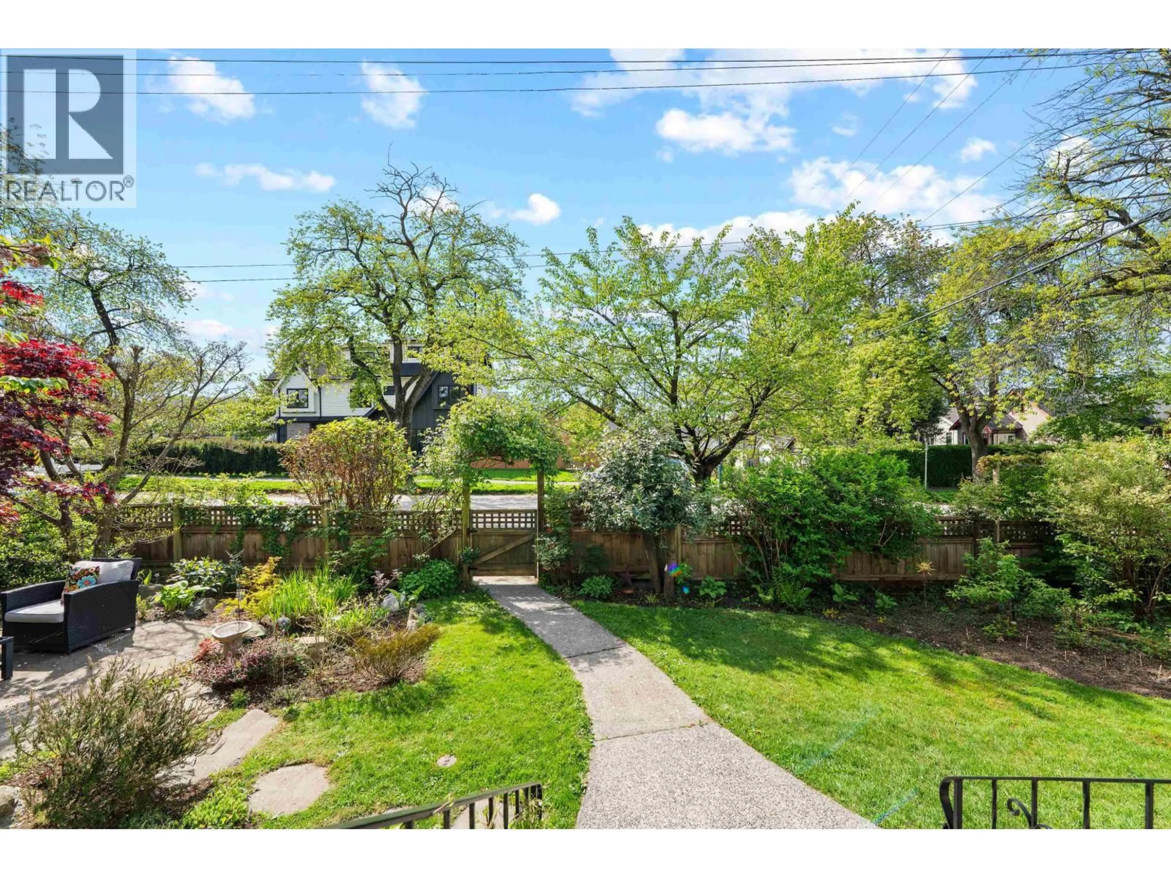 A pic from outside/outdoor area/front of a property/back of a property/a pic from drone, street for 38 SLOCAN STREET, Vancouver British Columbia V5K3L9