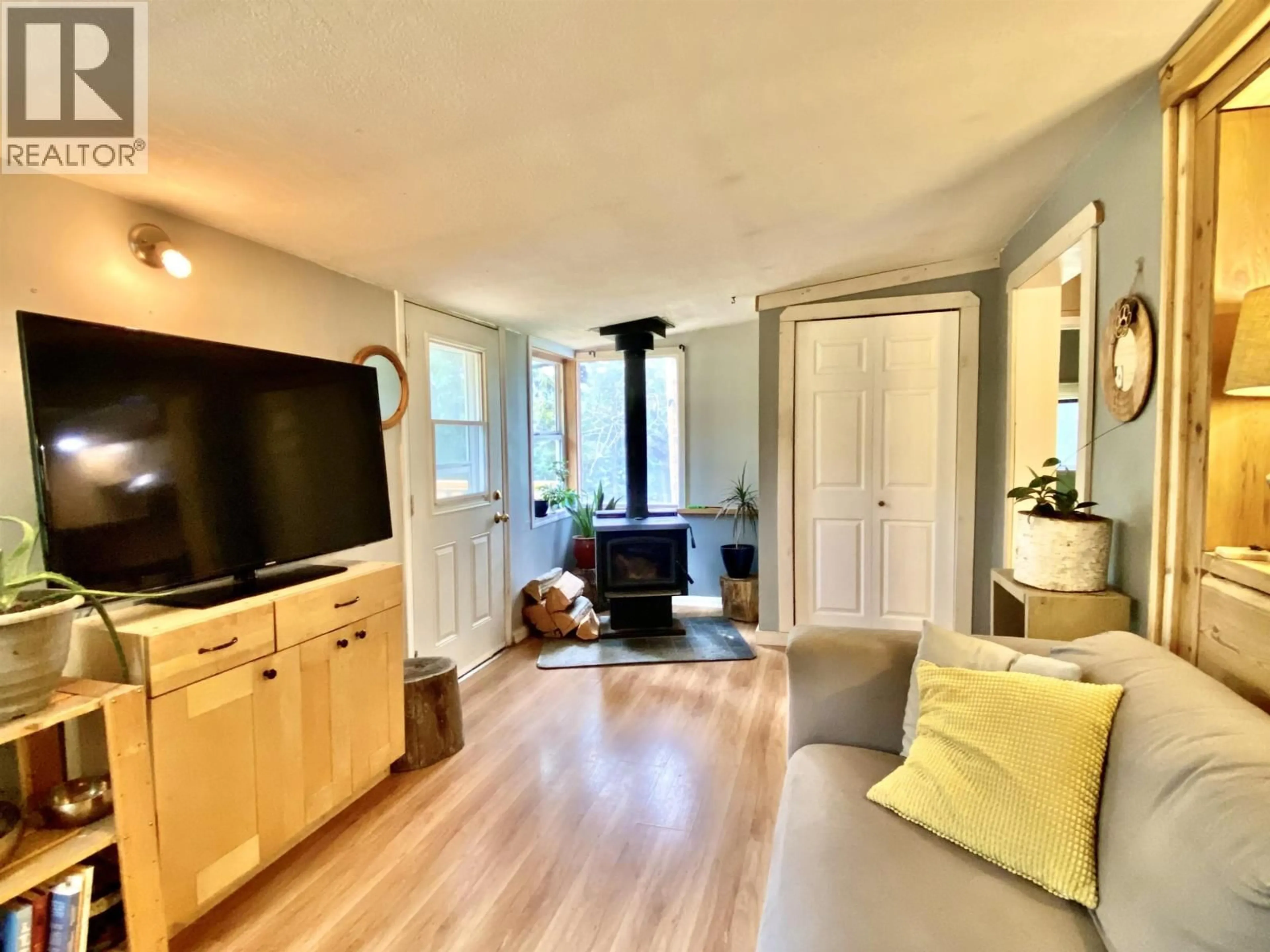 A pic of a room for 1010 MAIN STREET, Valemount British Columbia V0E2Z0