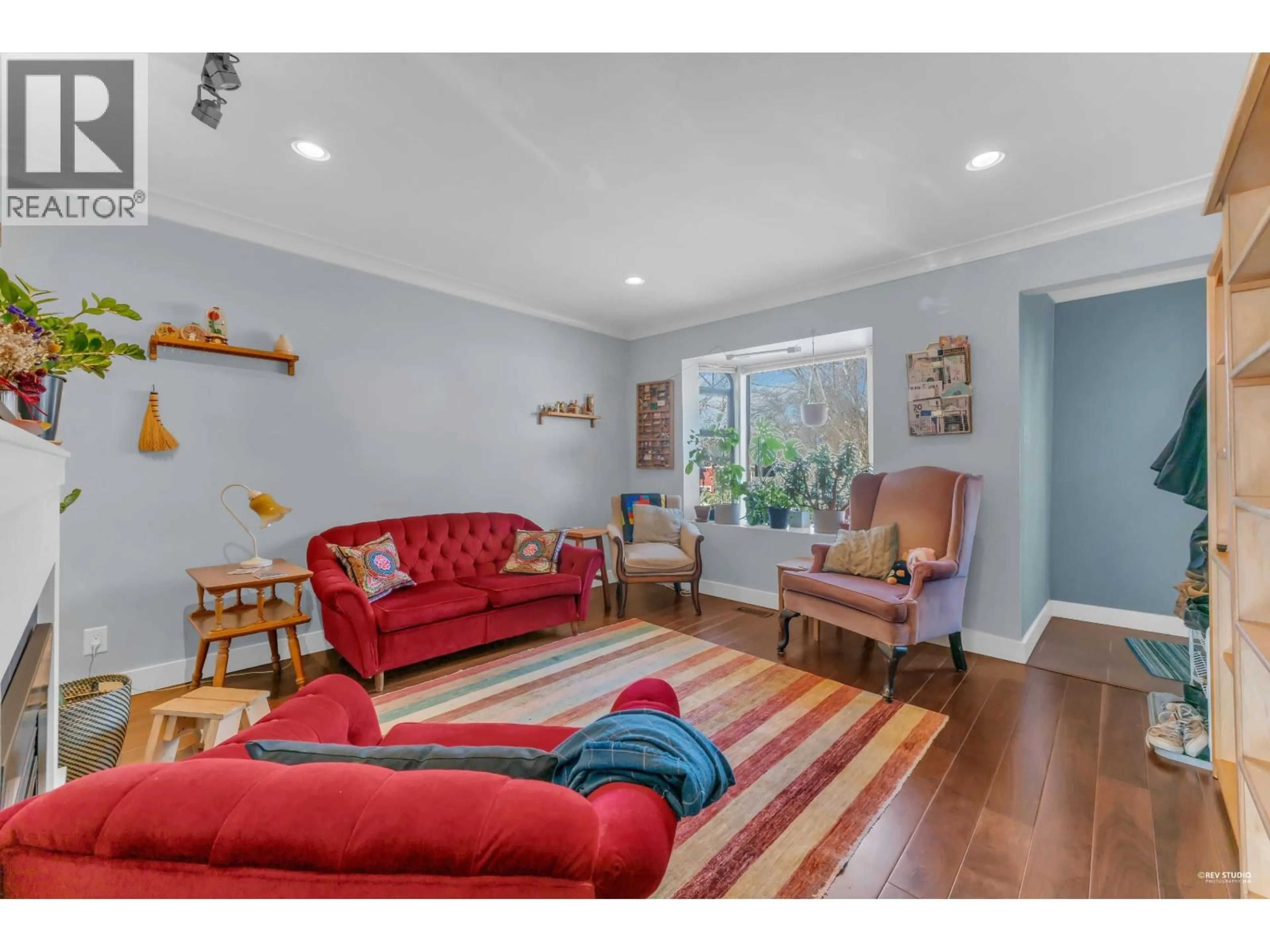 Living room with furniture, unknown for 2576 PARKER STREET, Vancouver British Columbia V5K2T3