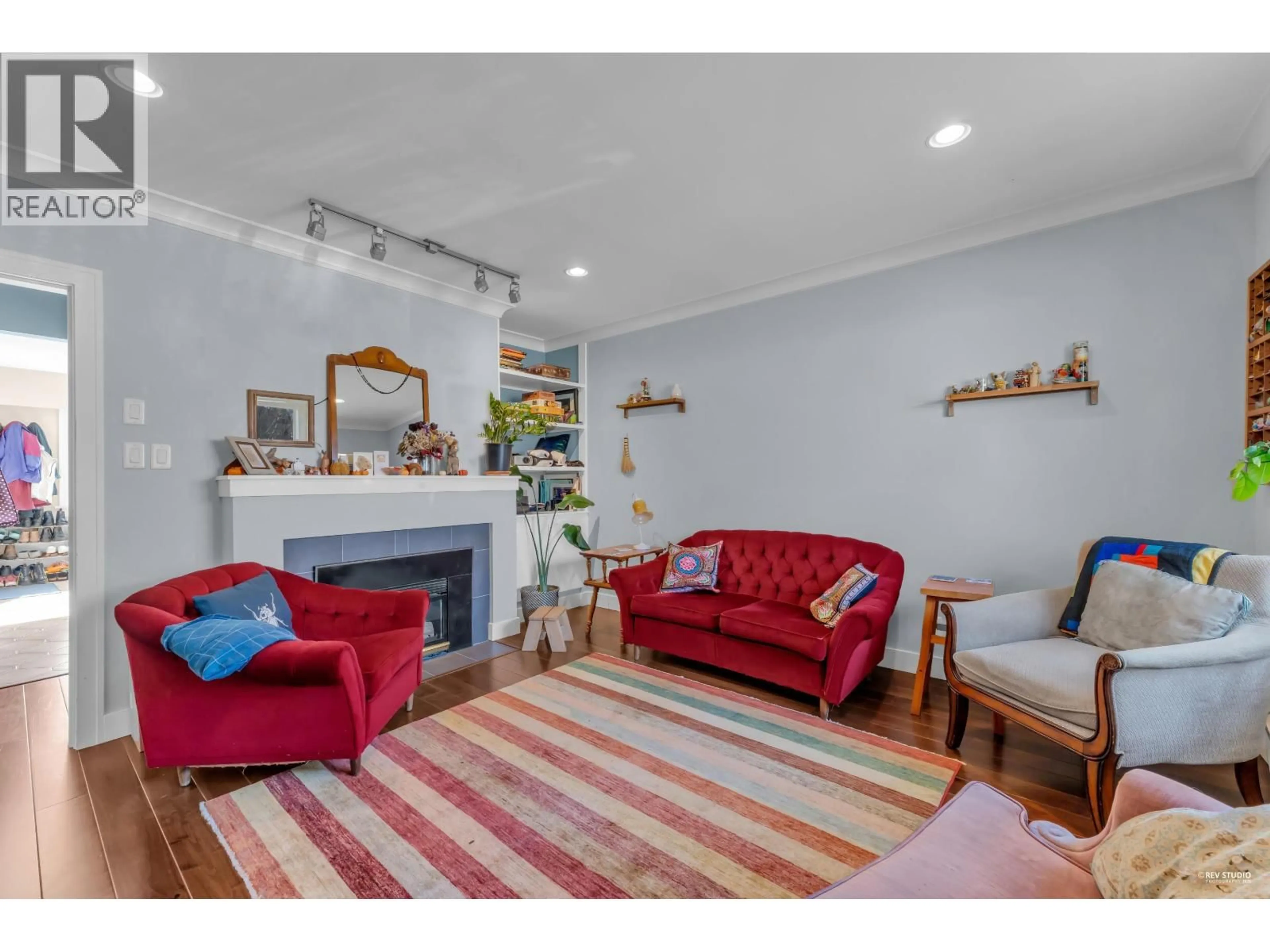 Living room with furniture, unknown for 2576 PARKER STREET, Vancouver British Columbia V5K2T3