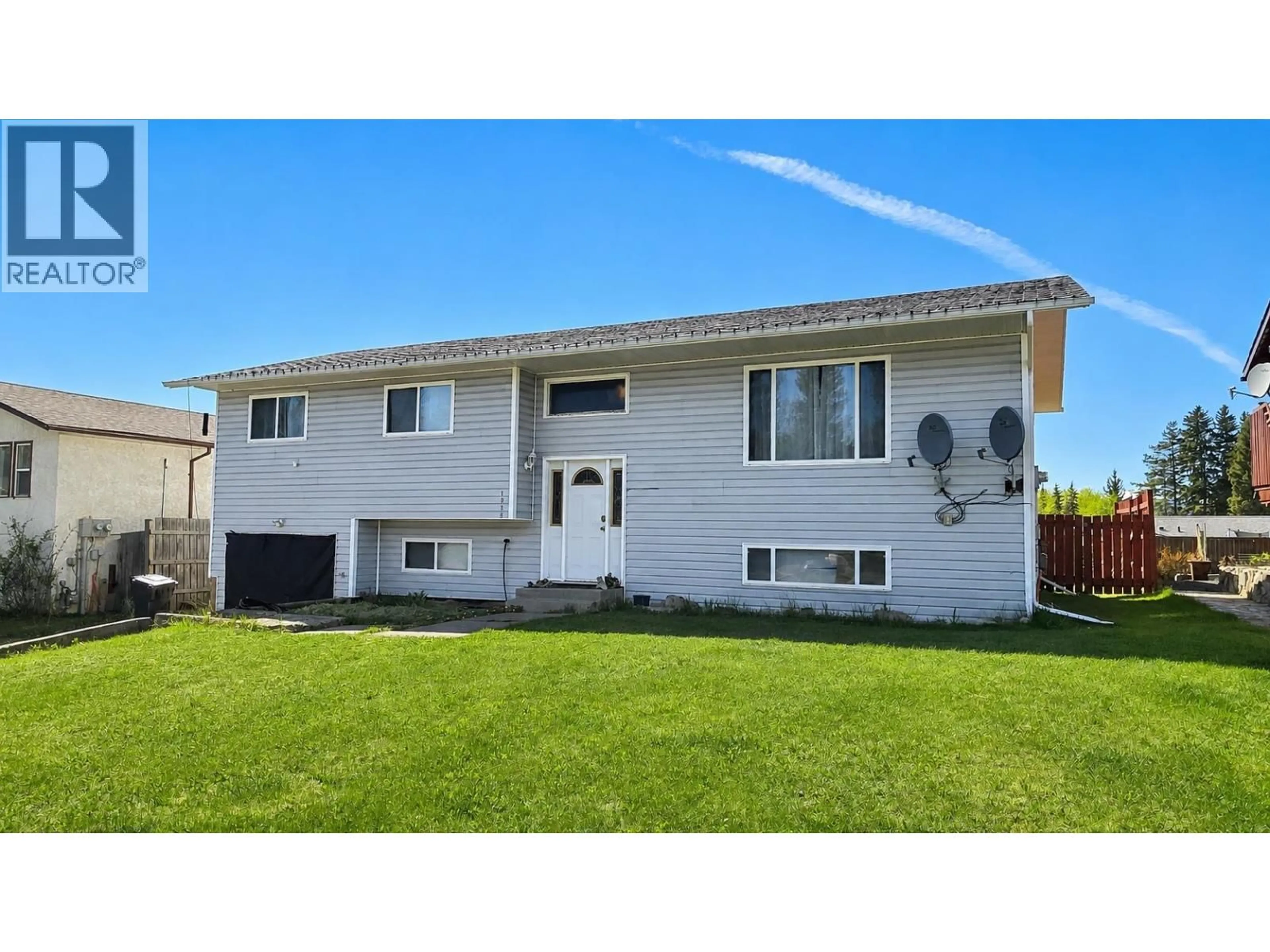 Home with vinyl exterior material, street for 1965 SULLIVAN WAY, Houston British Columbia V0J1Z0