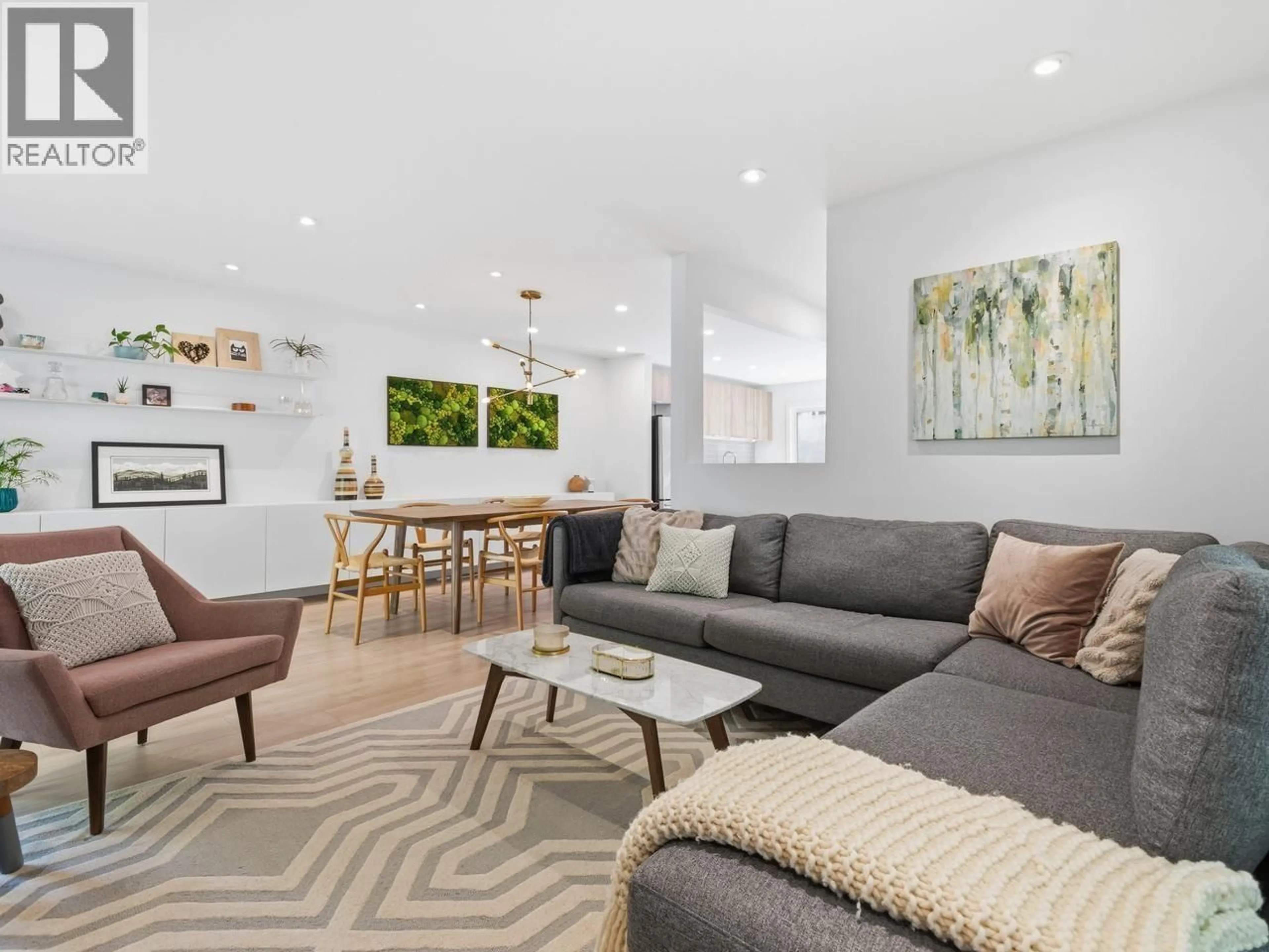 Living room with furniture, unknown for 1516 MCNAIR DRIVE, North Vancouver British Columbia V7K1X6