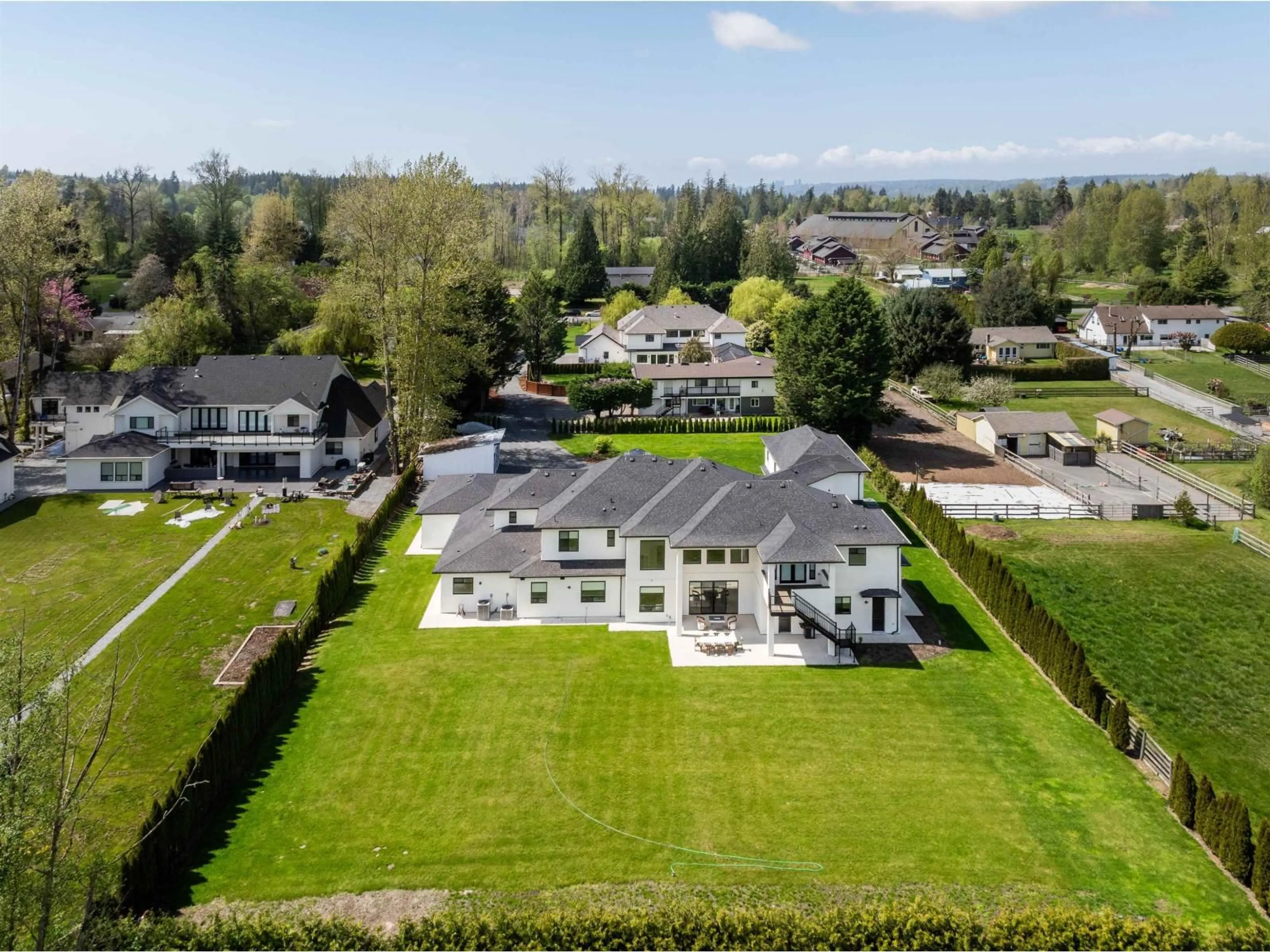 A pic from outside/outdoor area/front of a property/back of a property/a pic from drone, unknown for 606 202 STREET, Langley British Columbia V2Z1V7