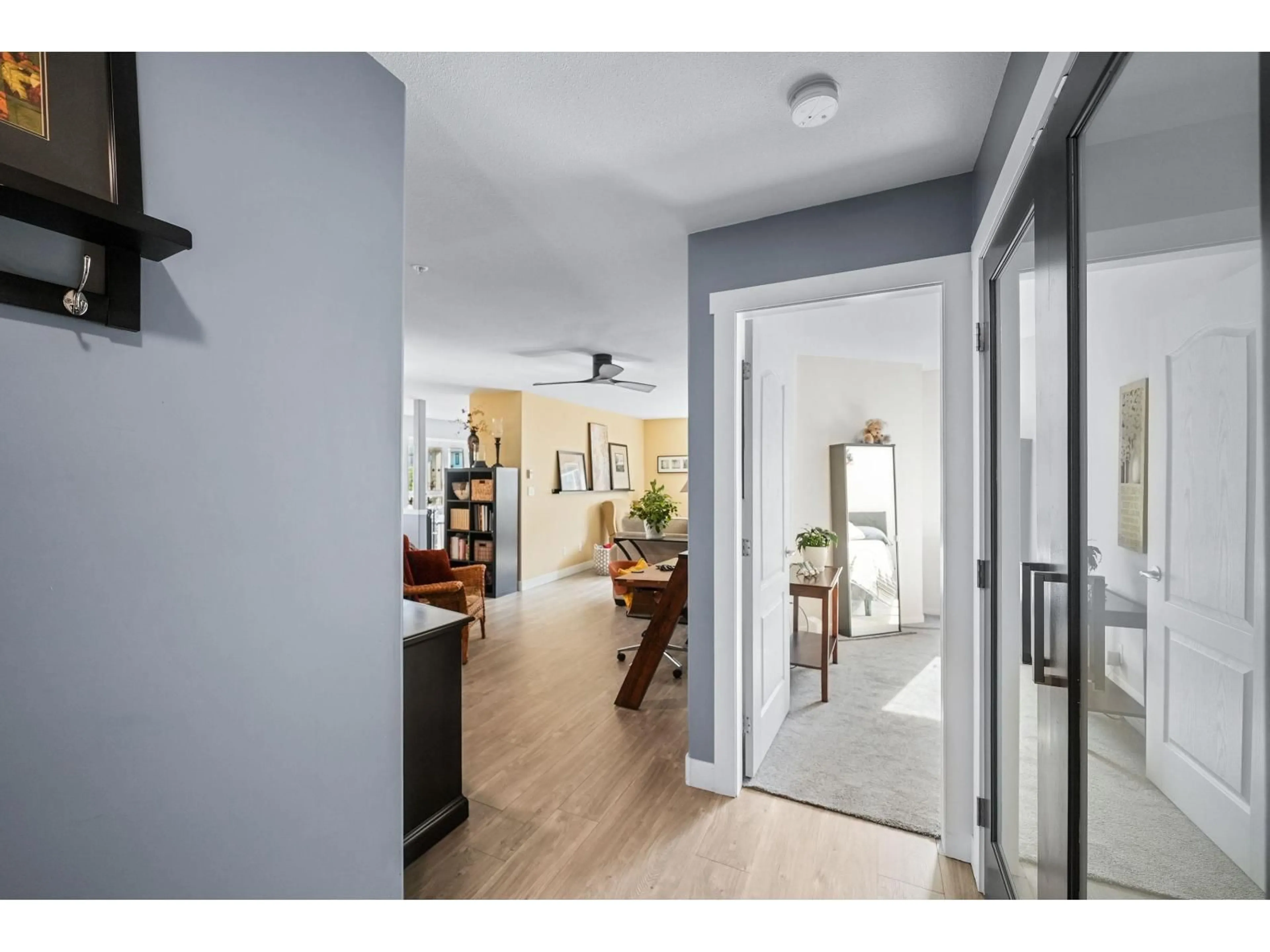 Indoor entryway for 406 - 22022 49 AVENUE, Langley British Columbia V3A3R9