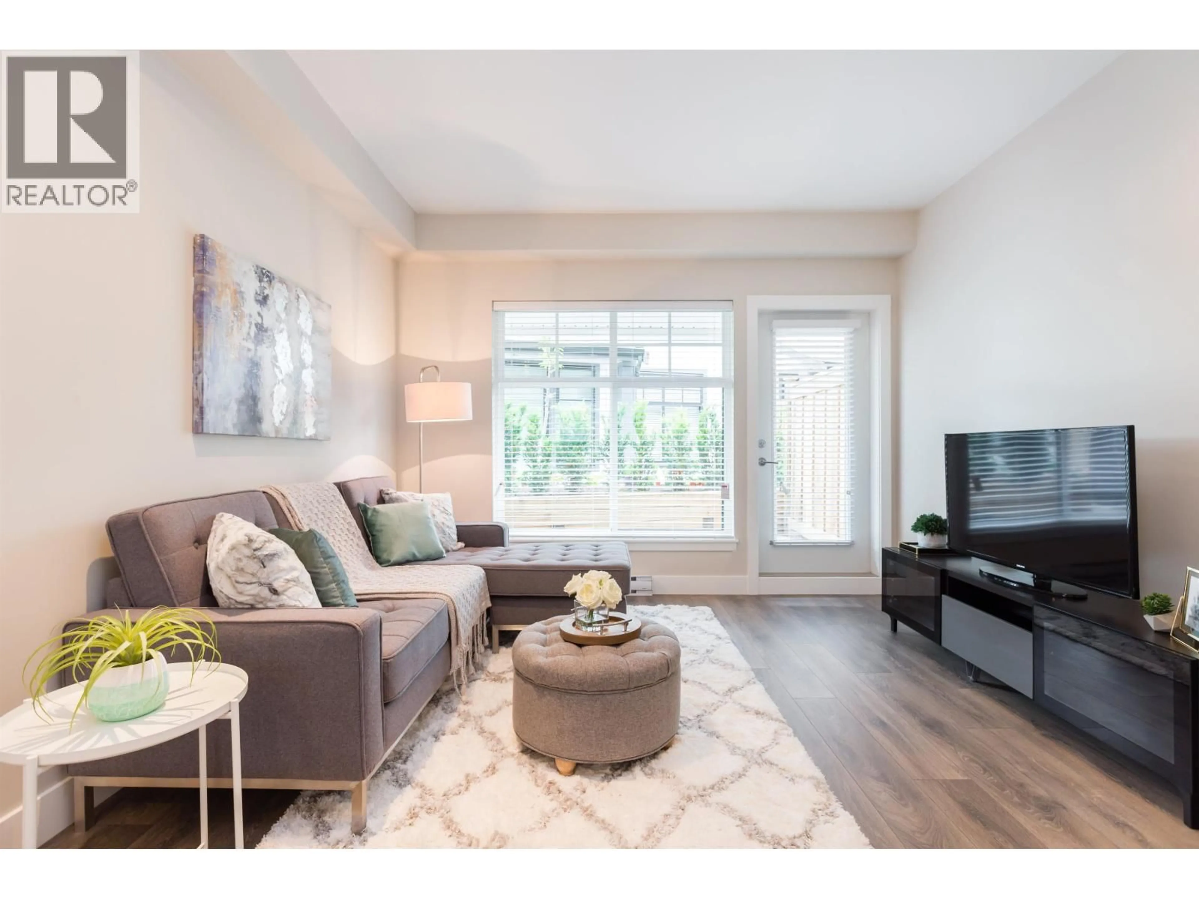 Living room with furniture, unknown for 1 - 5148 SAVILE ROW, Burnaby British Columbia V5E0C3