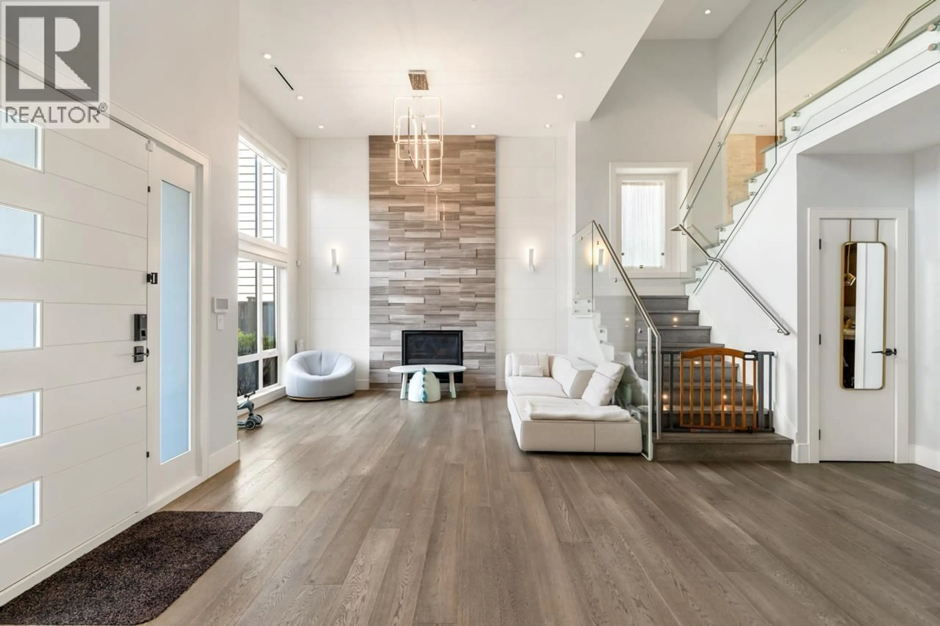 Indoor entryway for 4480 LANCELOT DRIVE, Richmond British Columbia V7C4S3
