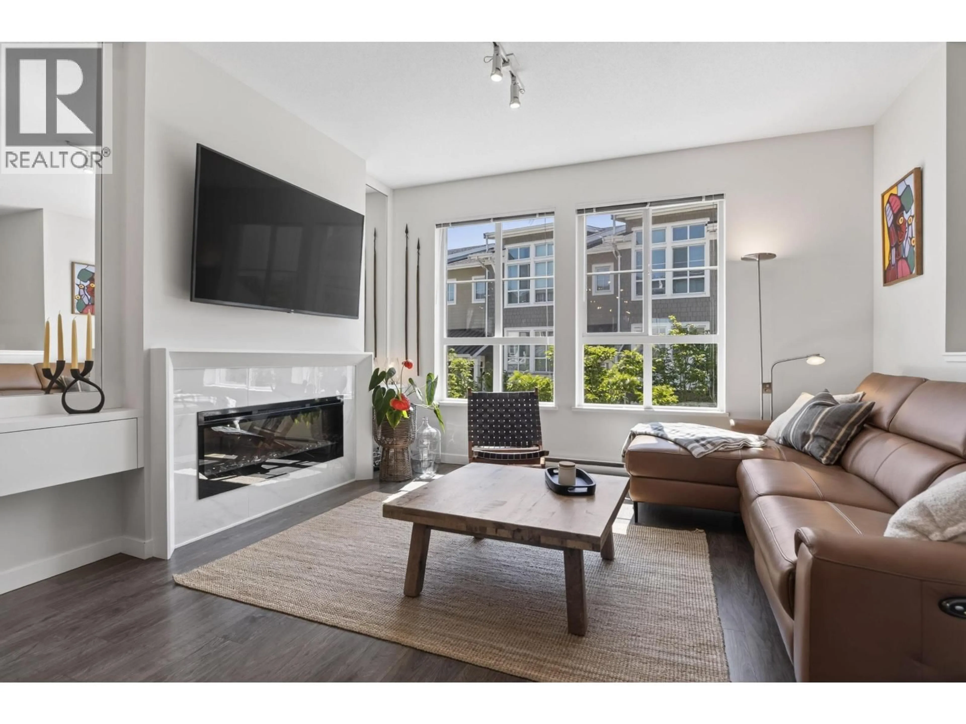 Living room with furniture, unknown for 63 - 5551 ADMIRAL WAY, Delta British Columbia V4K0C9