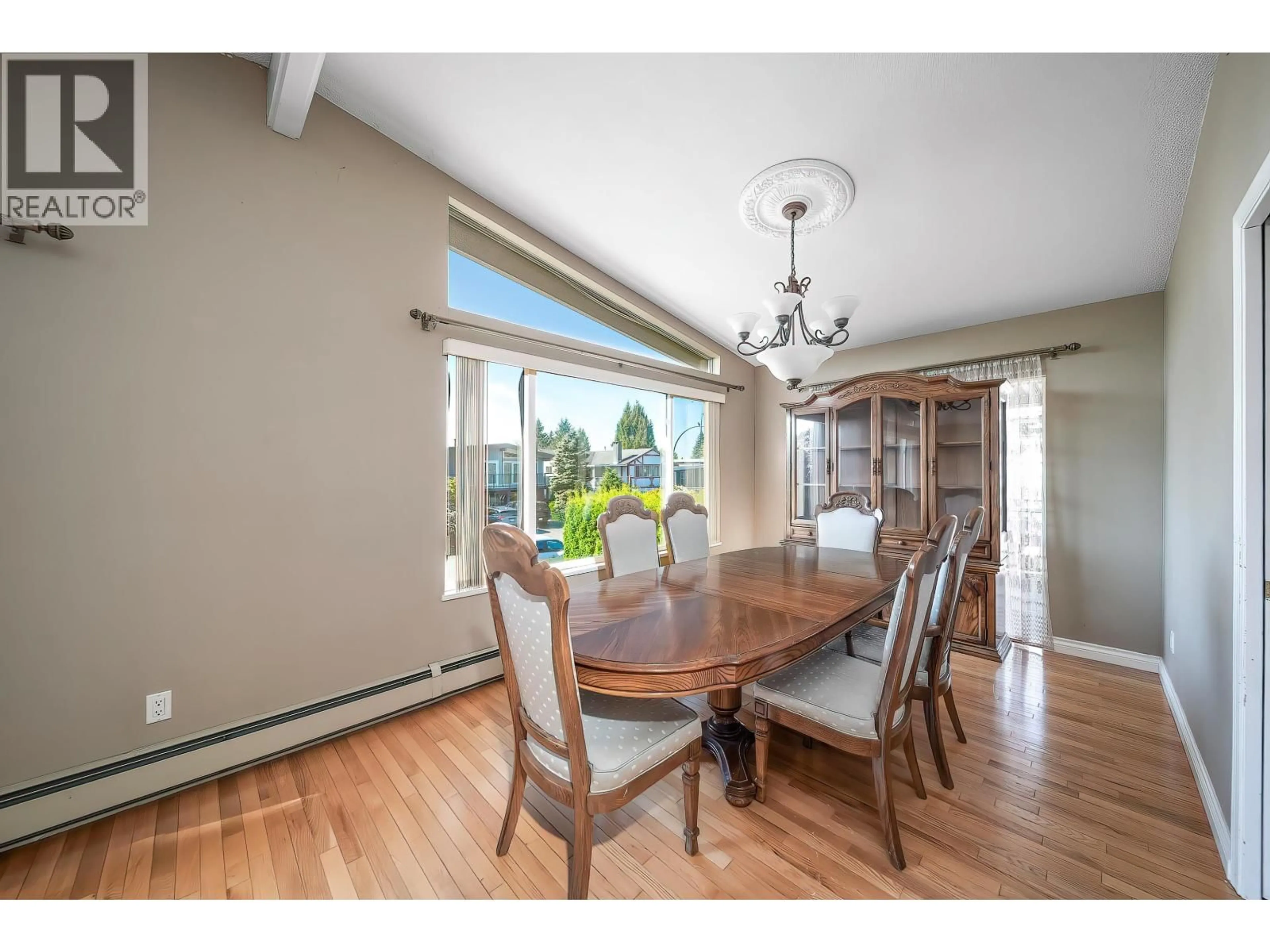 Dining room, wood/laminate floor for 951 EVERETT CRESCENT, Burnaby British Columbia V5A2N6