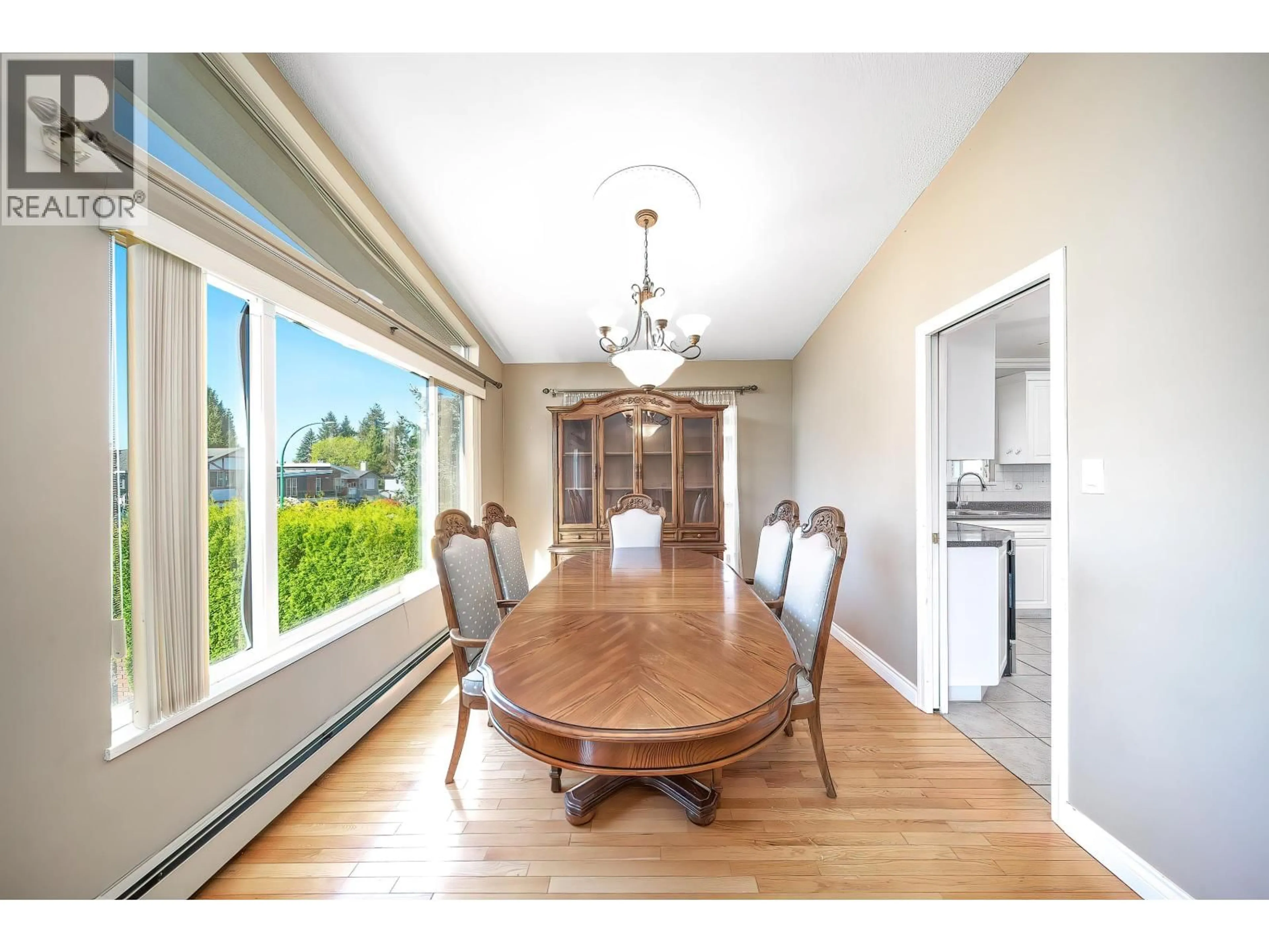 Dining room, wood/laminate floor for 951 EVERETT CRESCENT, Burnaby British Columbia V5A2N6