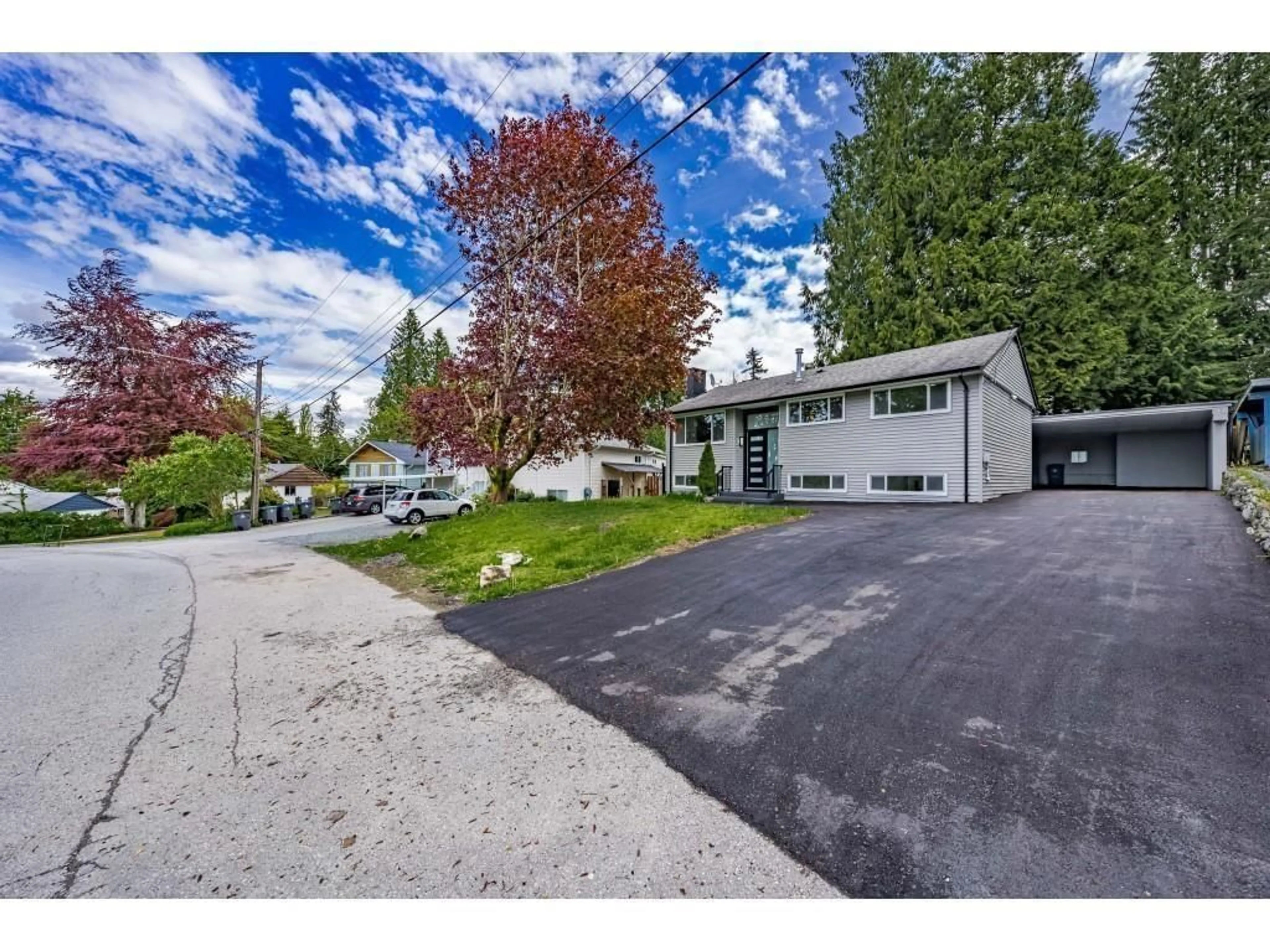 A pic from outside/outdoor area/front of a property/back of a property/a pic from drone, street for 14927 KEW DRIVE DRIVE, Surrey British Columbia V3R4Y1