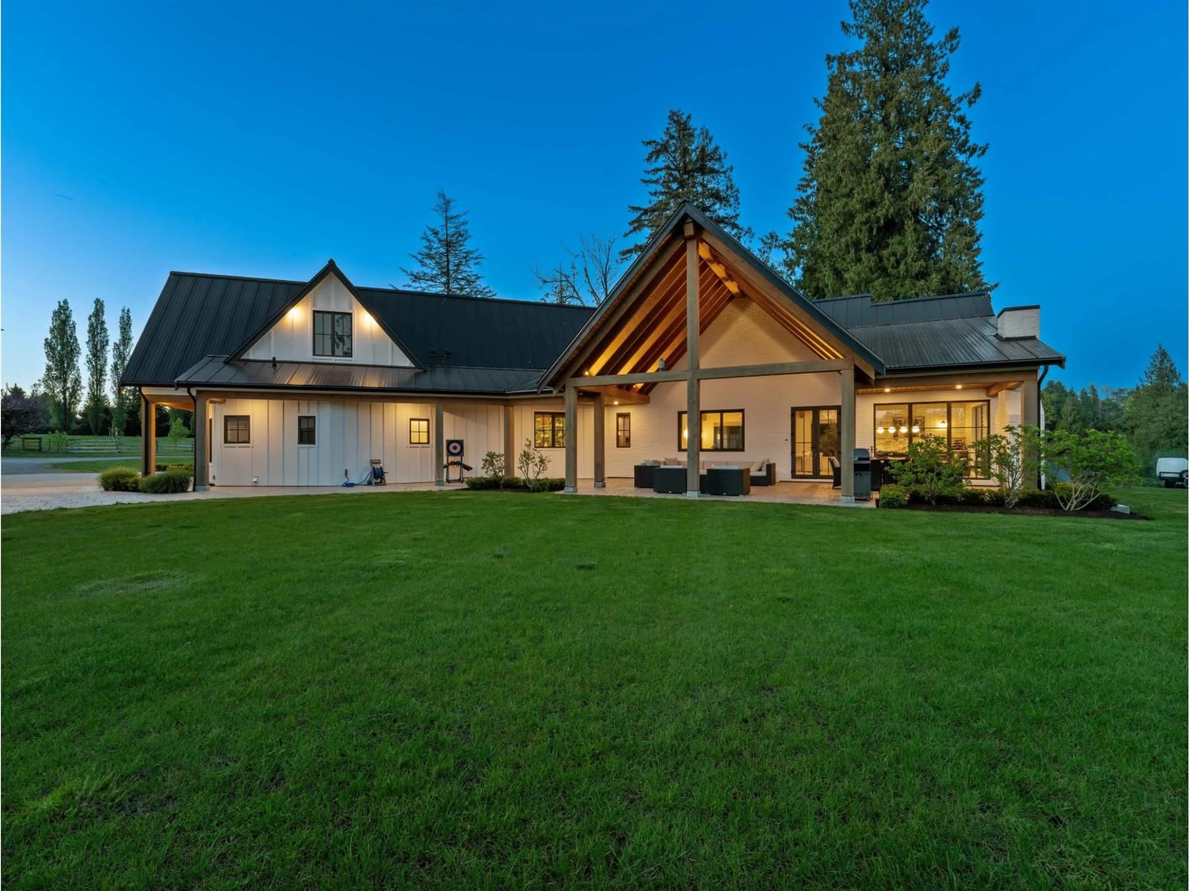 Home with vinyl exterior material, mountain view for 24968 28 AVENUE, Langley British Columbia V4W2R2