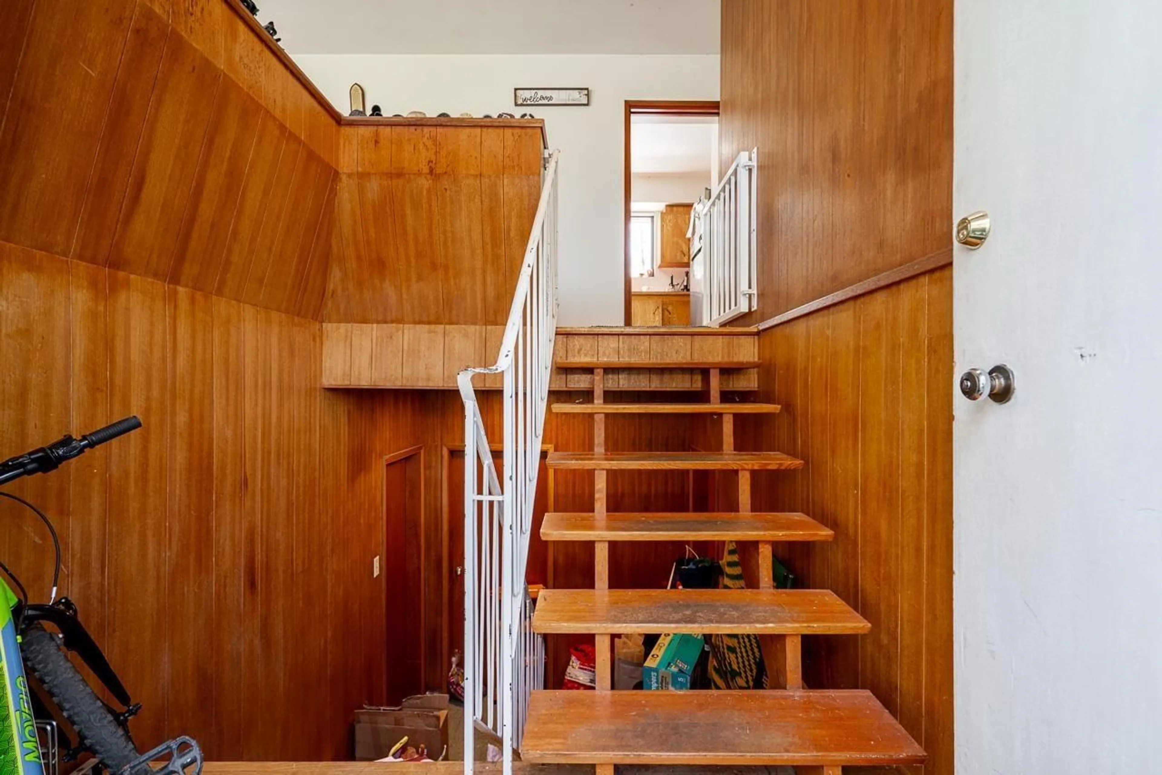Stairs for 13760 BENTLEY ROAD, Surrey British Columbia V3R5C3