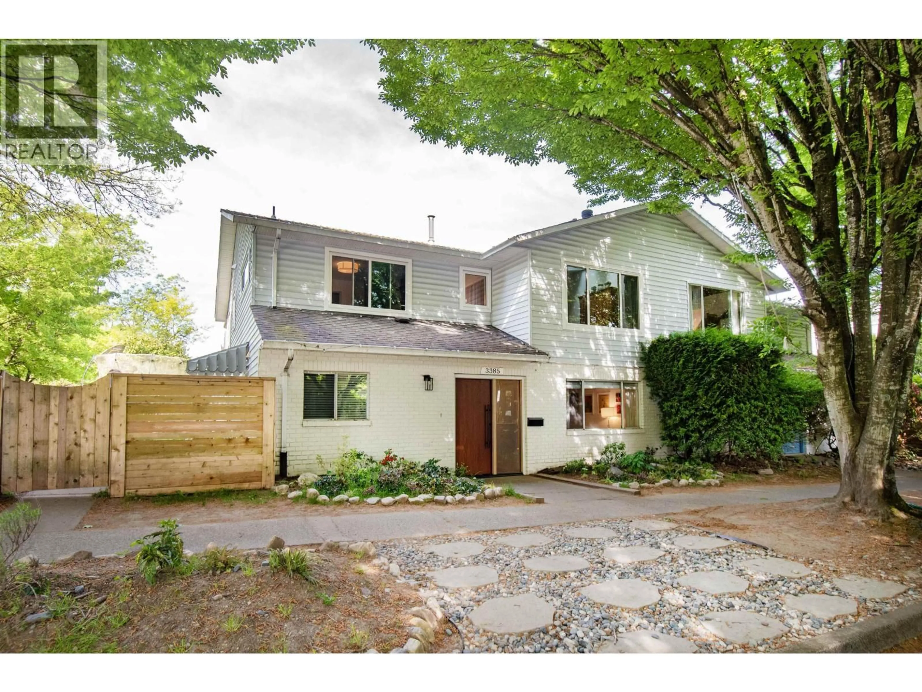 Home with brick exterior material, street for 3385 ONTARIO STREET, Vancouver British Columbia V5V5B9