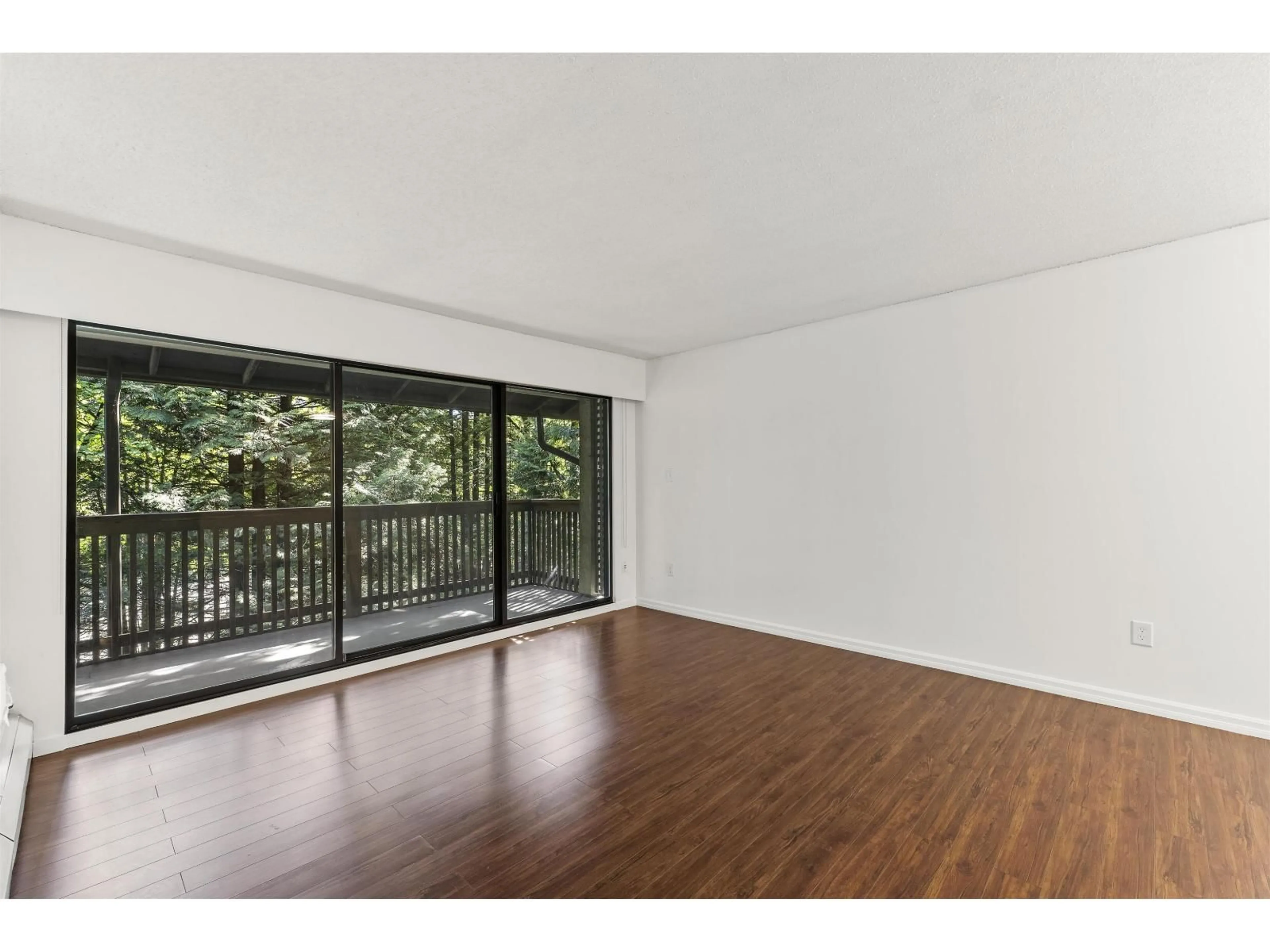 A pic of a room for 302 - 14925 100 AVENUE, Surrey British Columbia V3R1J6