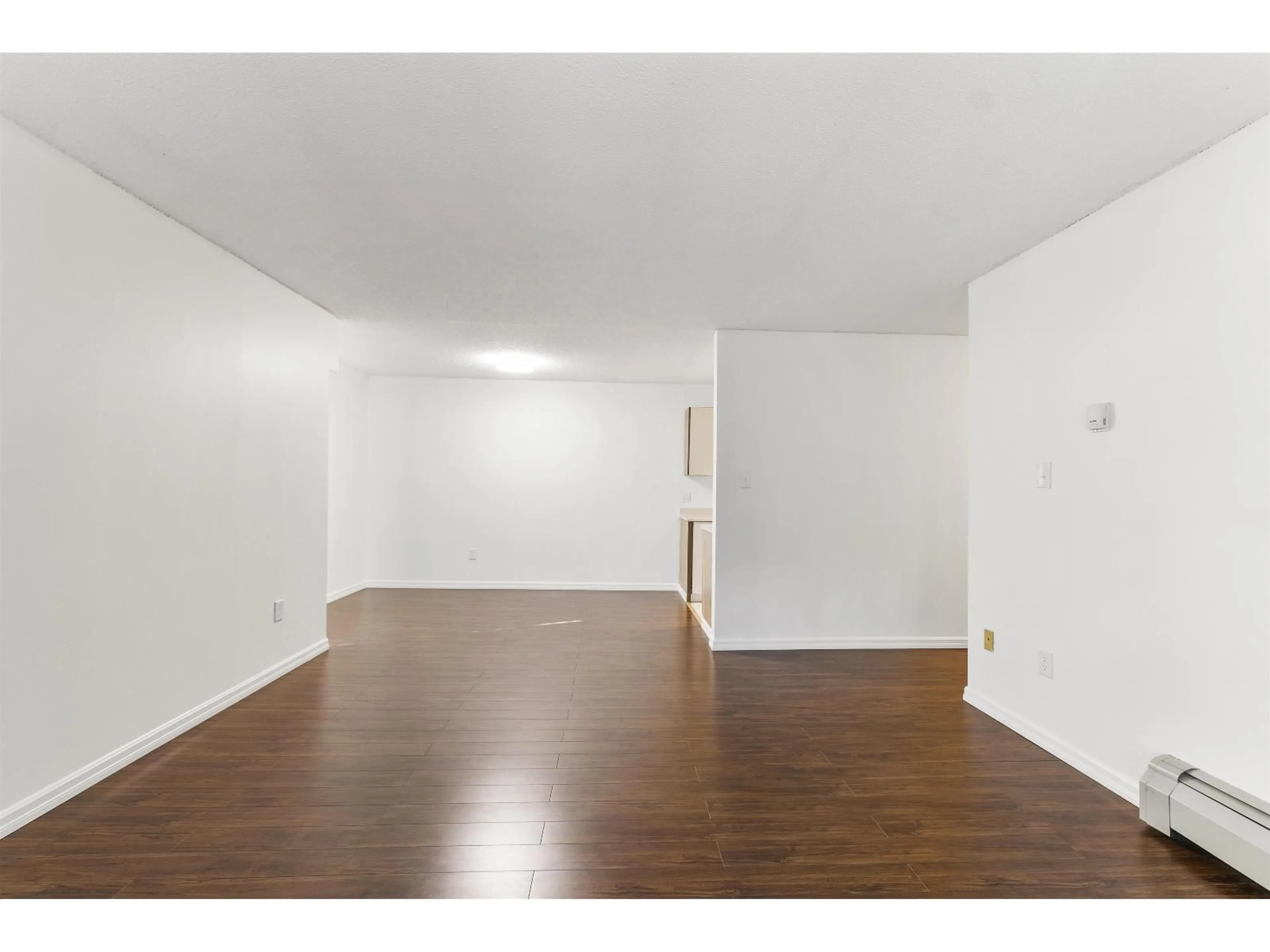 A pic of a room for 302 - 14925 100 AVENUE, Surrey British Columbia V3R1J6