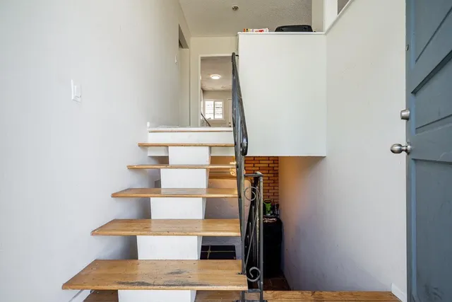 13782 HARPER ROAD, Surrey 3