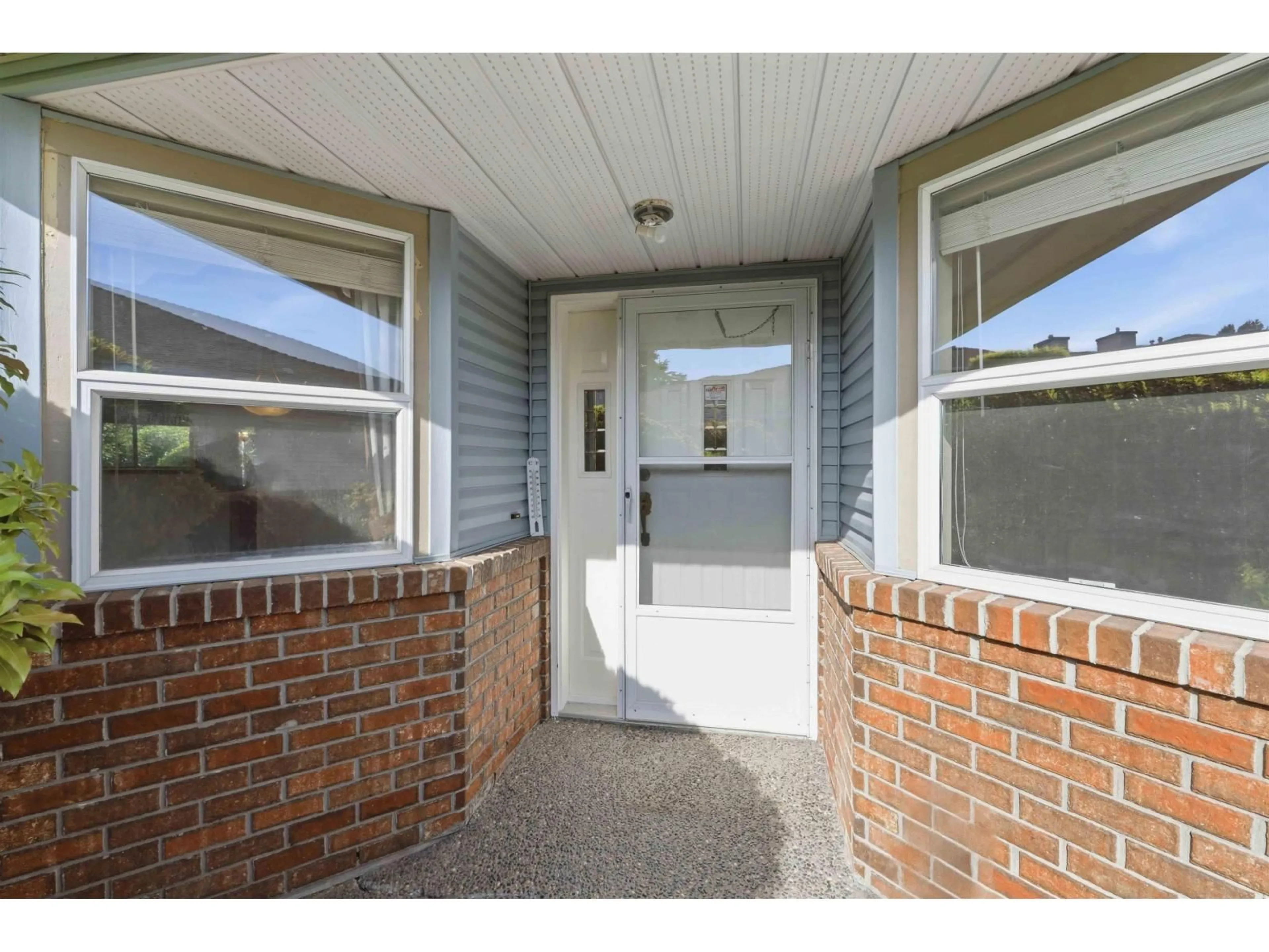 Indoor entryway for 31 - 8889 212 STREET, Langley British Columbia V1M2E8