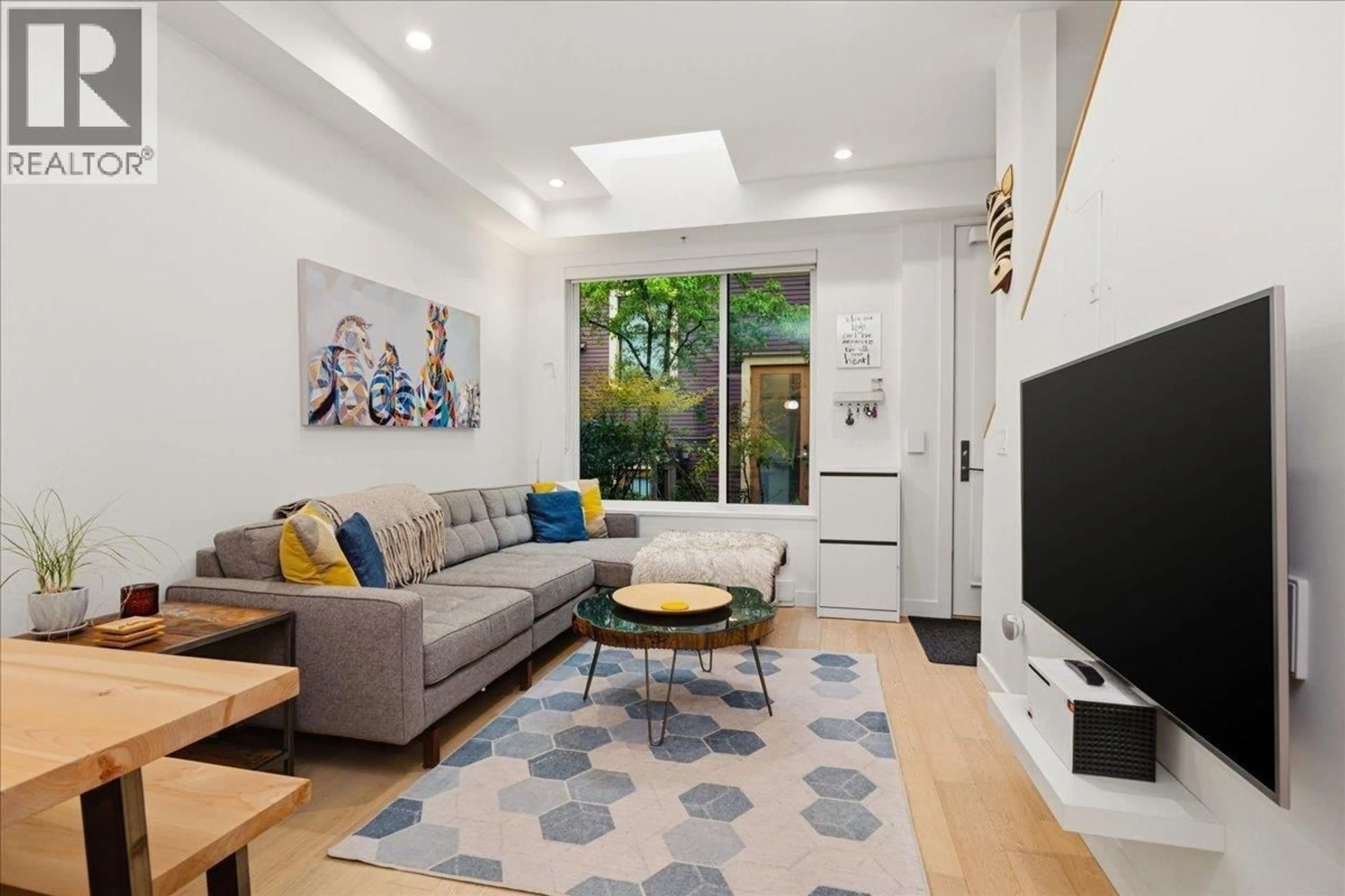 Living room with furniture, unknown for 1047 VICTORIA DRIVE, Vancouver British Columbia V5L2K9