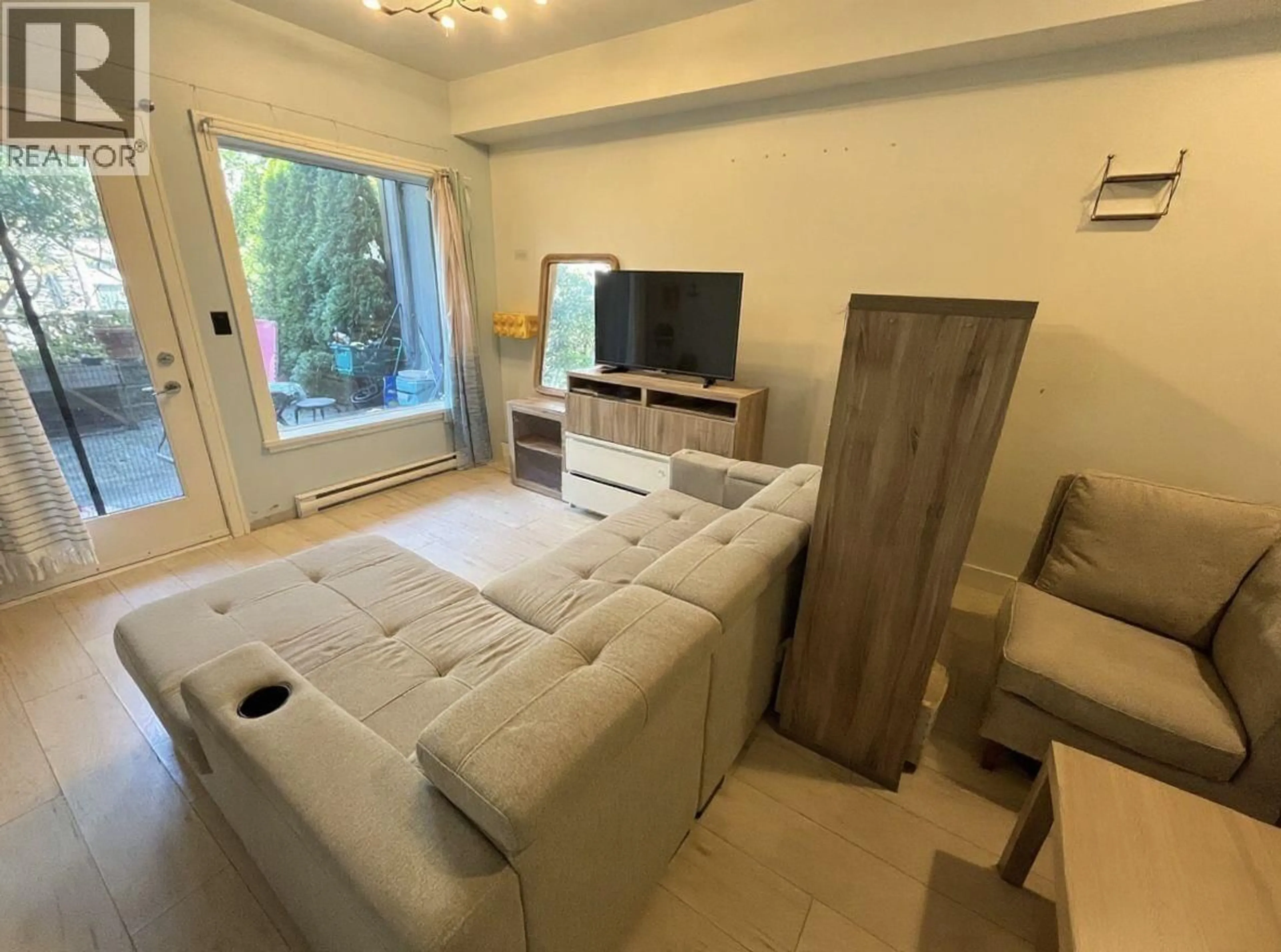 A pic of a room for 105 - 6588 ELGIN AVENUE, Burnaby British Columbia V5H3S6