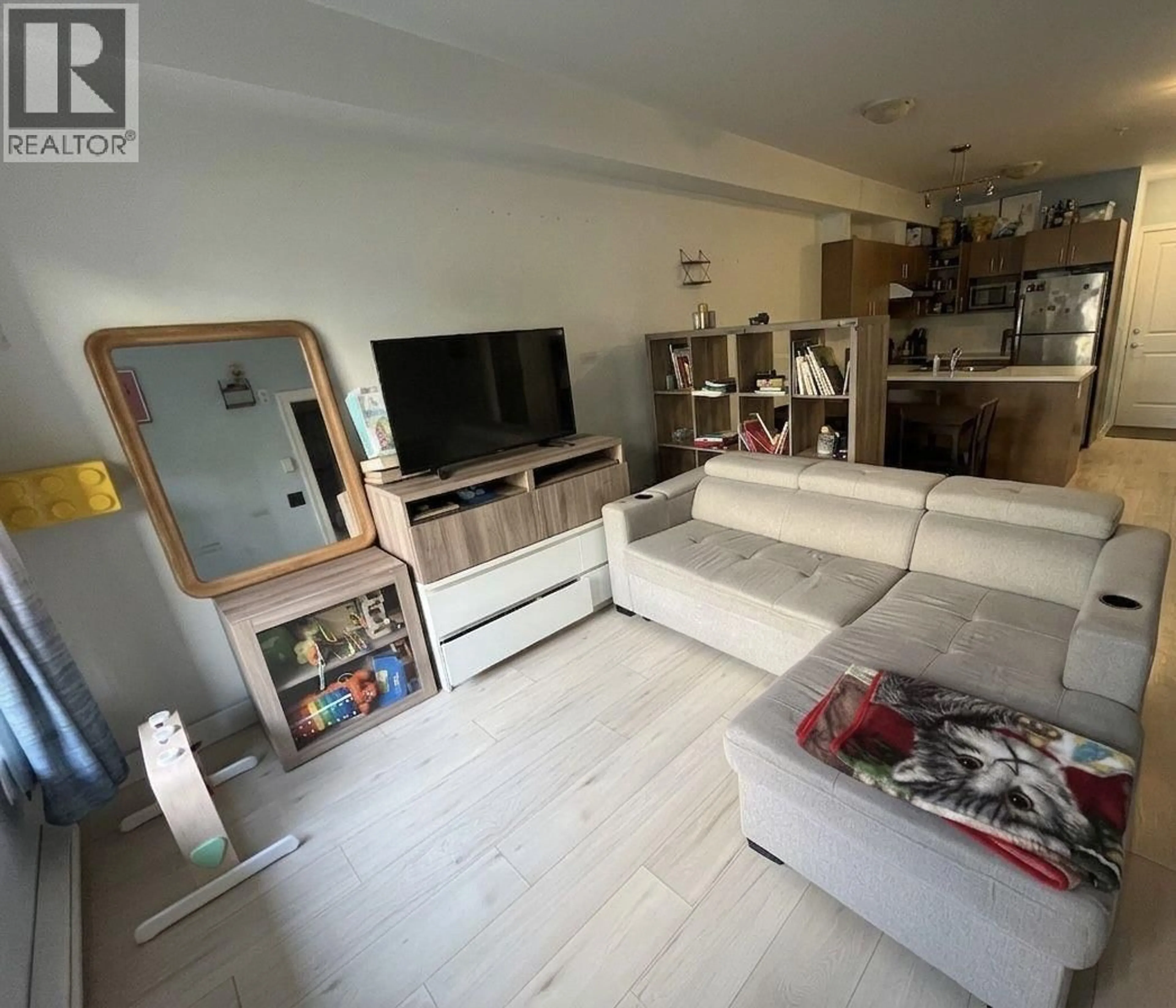 Living room with furniture, unknown for 105 - 6588 ELGIN AVENUE, Burnaby British Columbia V5H3S6