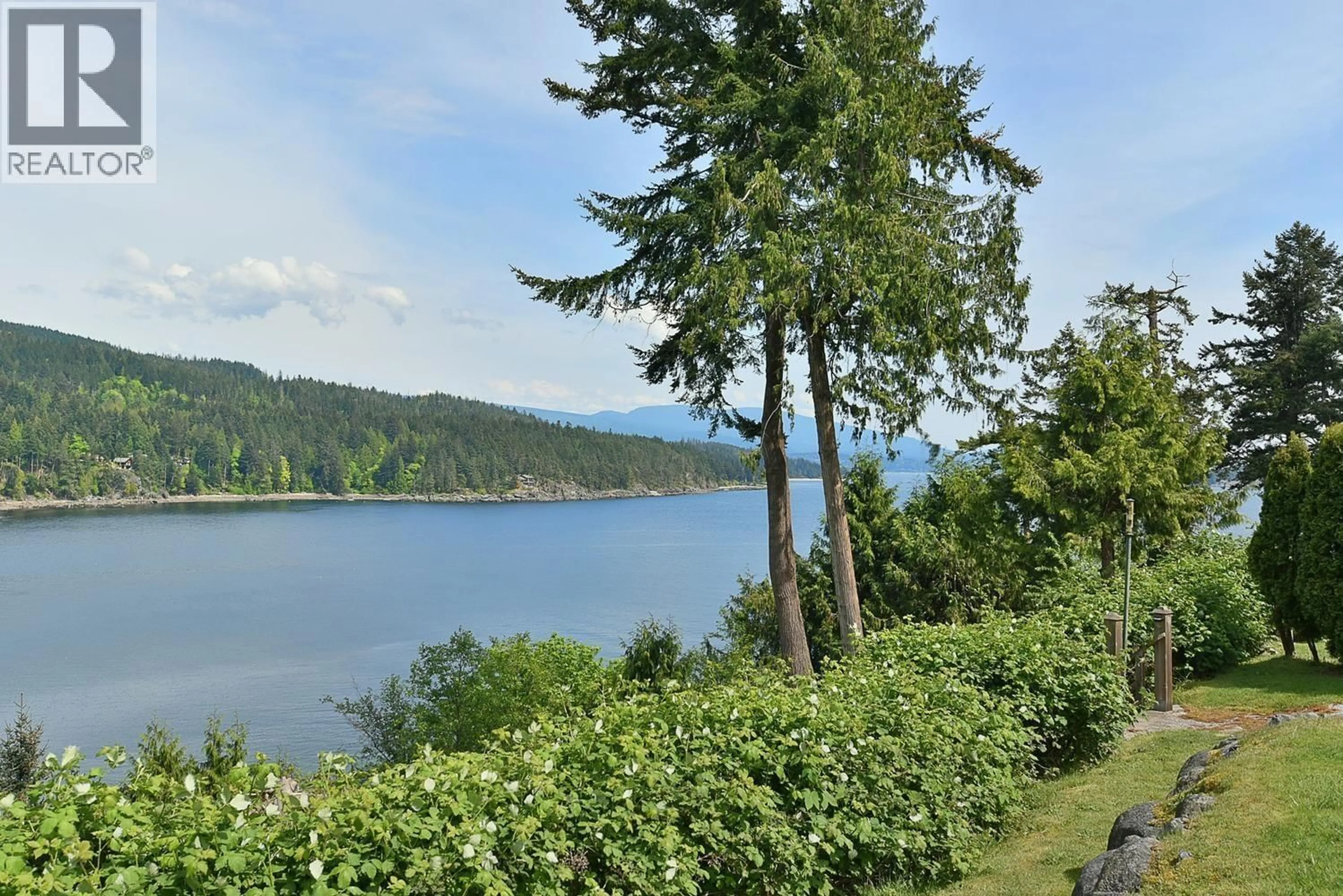 Patio, water/lake/river/ocean view for 5481 EUREKA ROAD, Halfmoon Bay British Columbia V7Z1A1