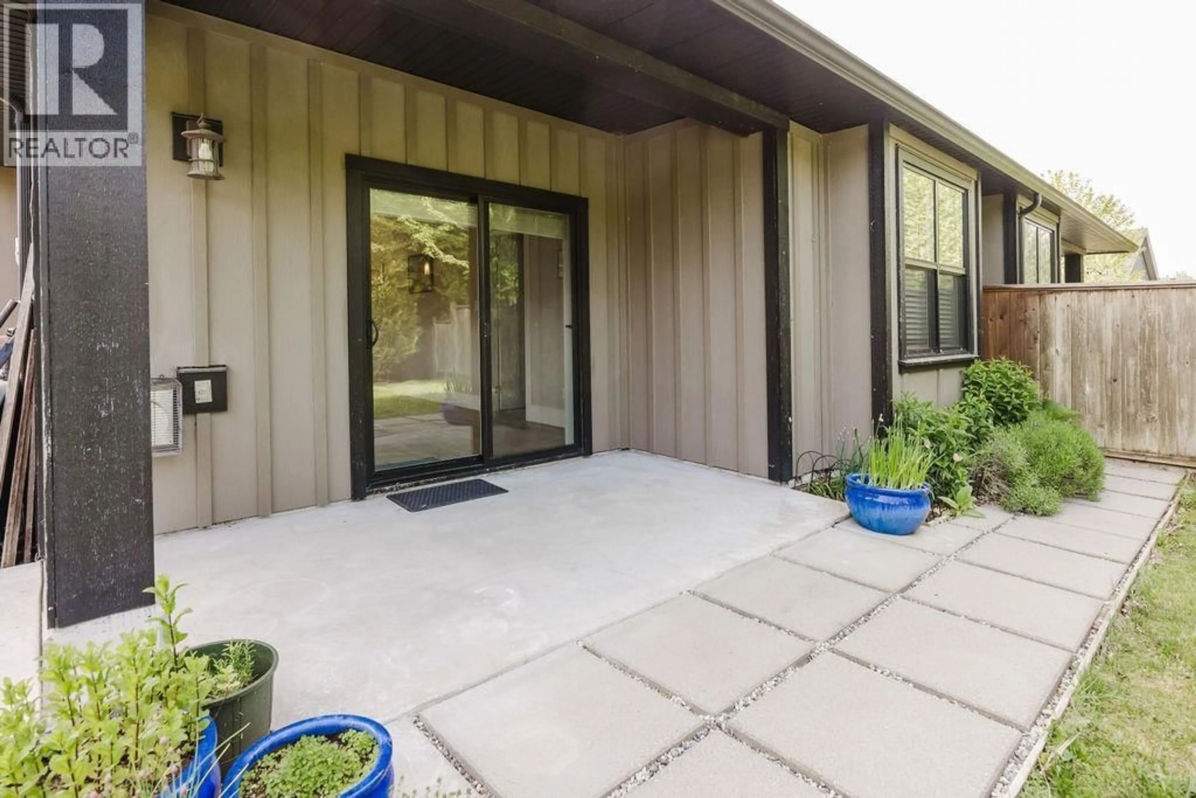 Patio, street for 757 GERUSSI LANE, Gibsons British Columbia V0N1V7