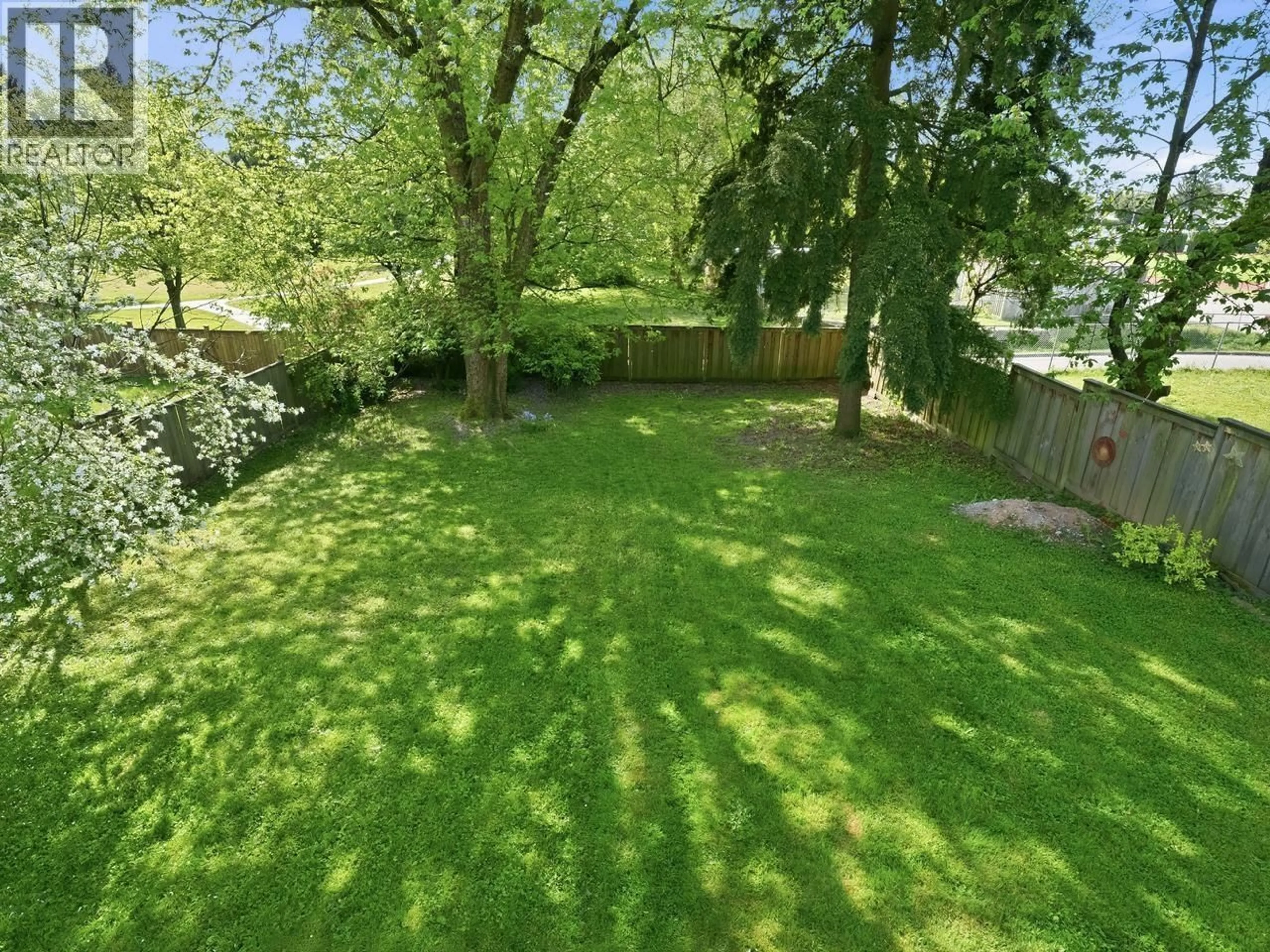 A pic from outside/outdoor area/front of a property/back of a property/a pic from drone, forest/trees view for 7514 12TH AVENUE, Burnaby British Columbia V3N2K1