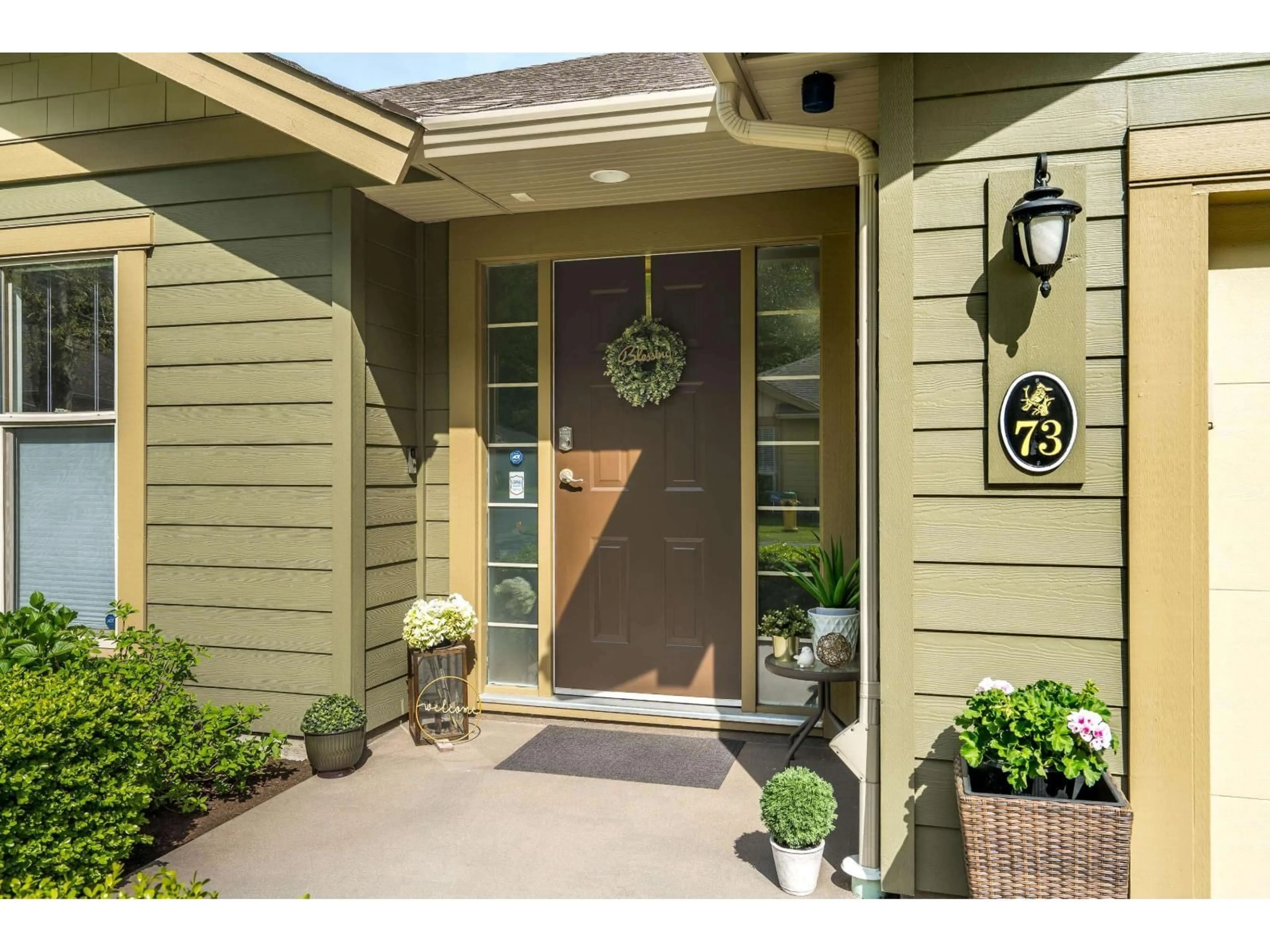Indoor entryway for 73 - 46000 THOMAS ROAD, Chilliwack British Columbia V2R5W6