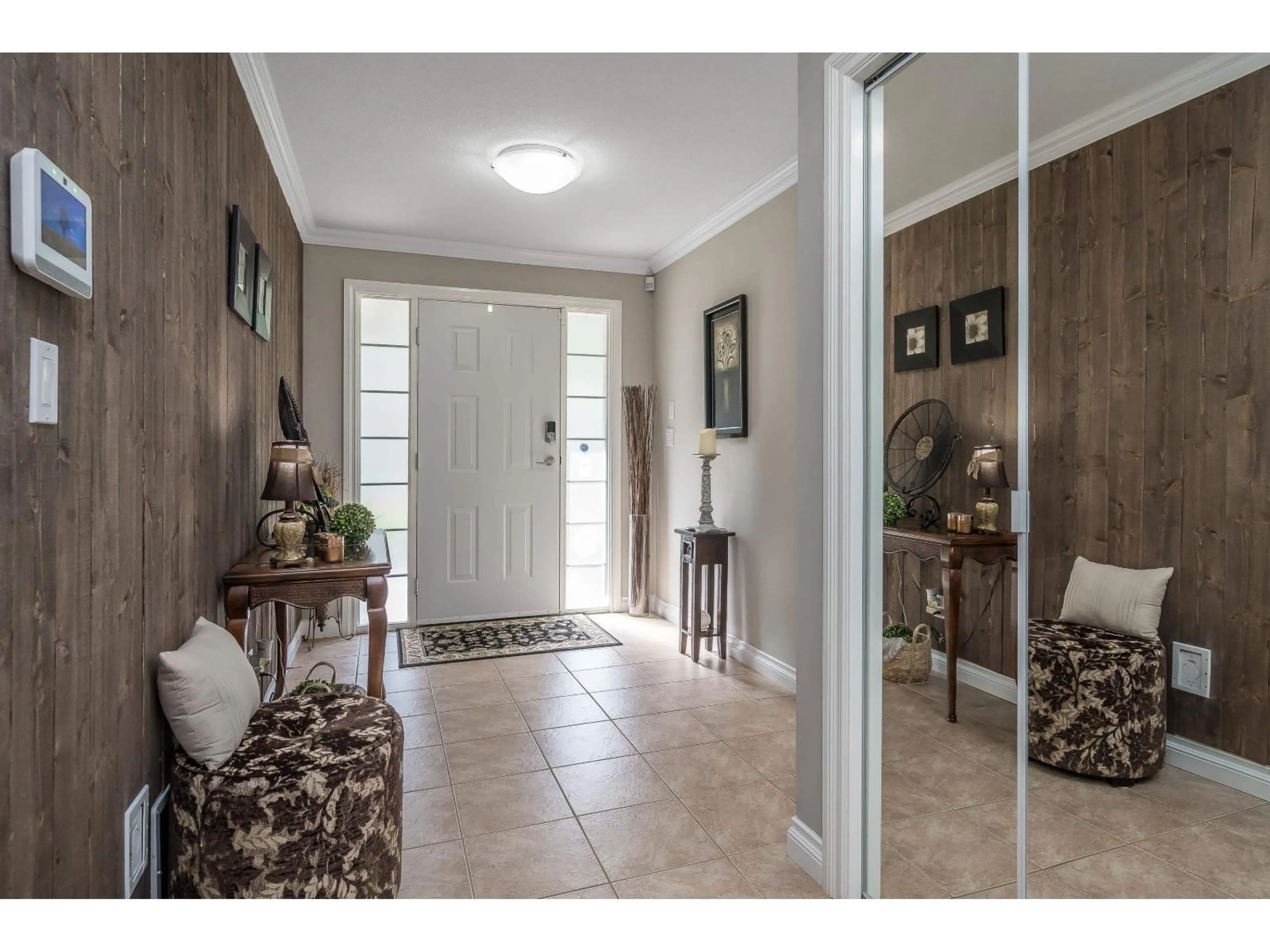 Indoor entryway for 73 - 46000 THOMAS ROAD, Chilliwack British Columbia V2R5W6