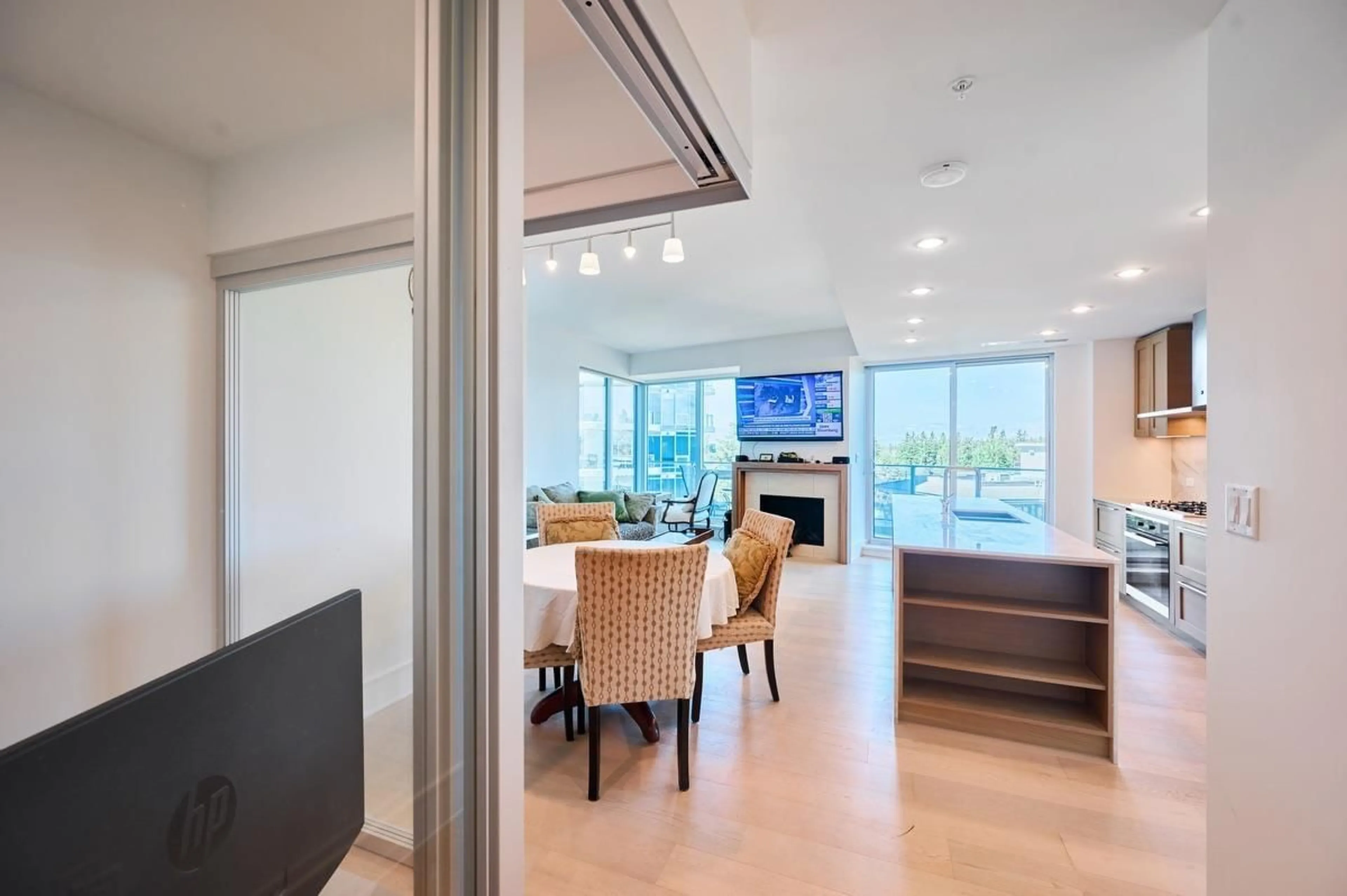 Unknown for 801 - 1501 FOSTER STREET, White Rock British Columbia V4B0C3