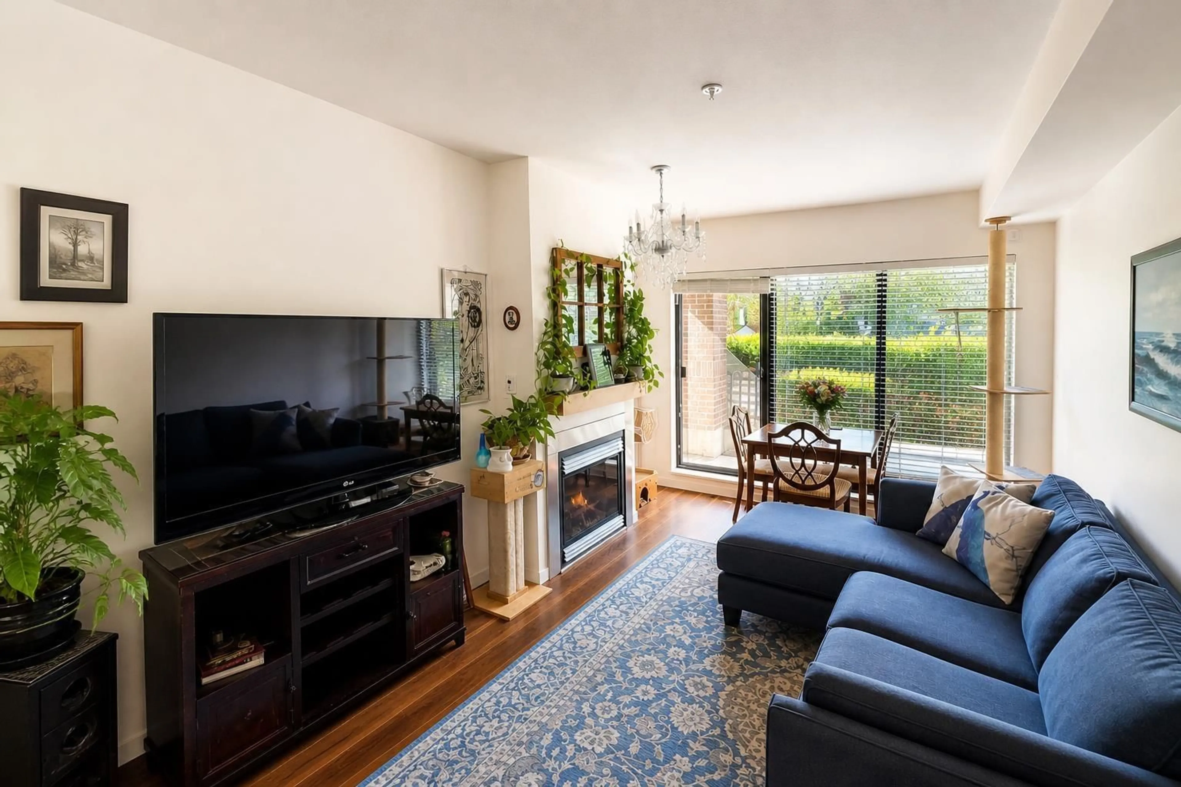 Living room with furniture, unknown for 121 - 10866 CITY PARKWAY, Surrey British Columbia V3T5W9